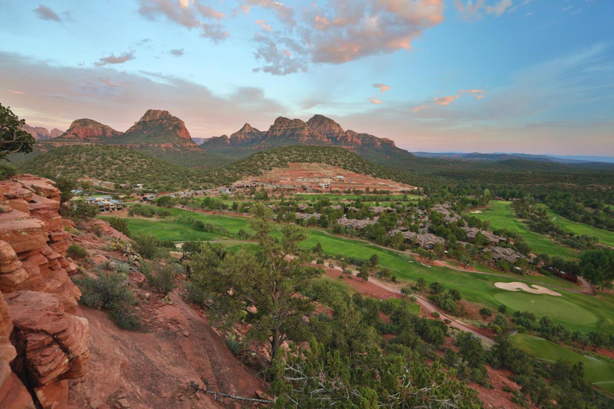 Complete Luxury , Extras And Red Rock Vistas - Exclusive Golf Community Sedona