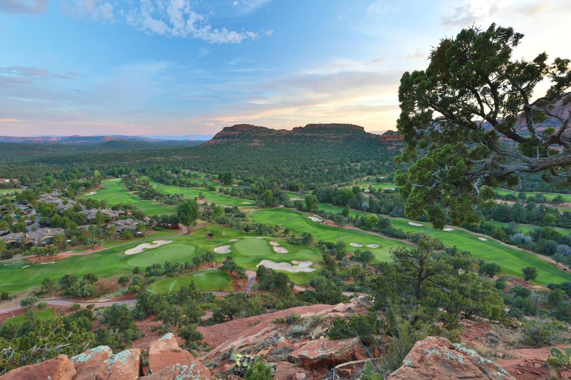 Complete Luxury , Extras And Red Rock Vistas - Exclusive Golf Community