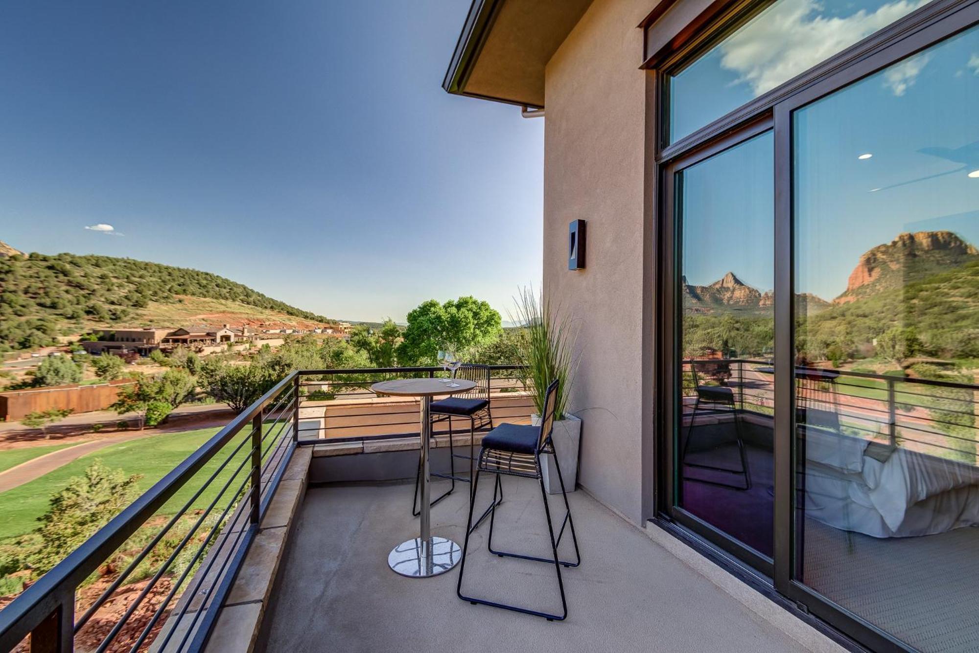 Holiday home Complete Luxury , Extras And Red Rock Vistas - Exclusive Golf Community *