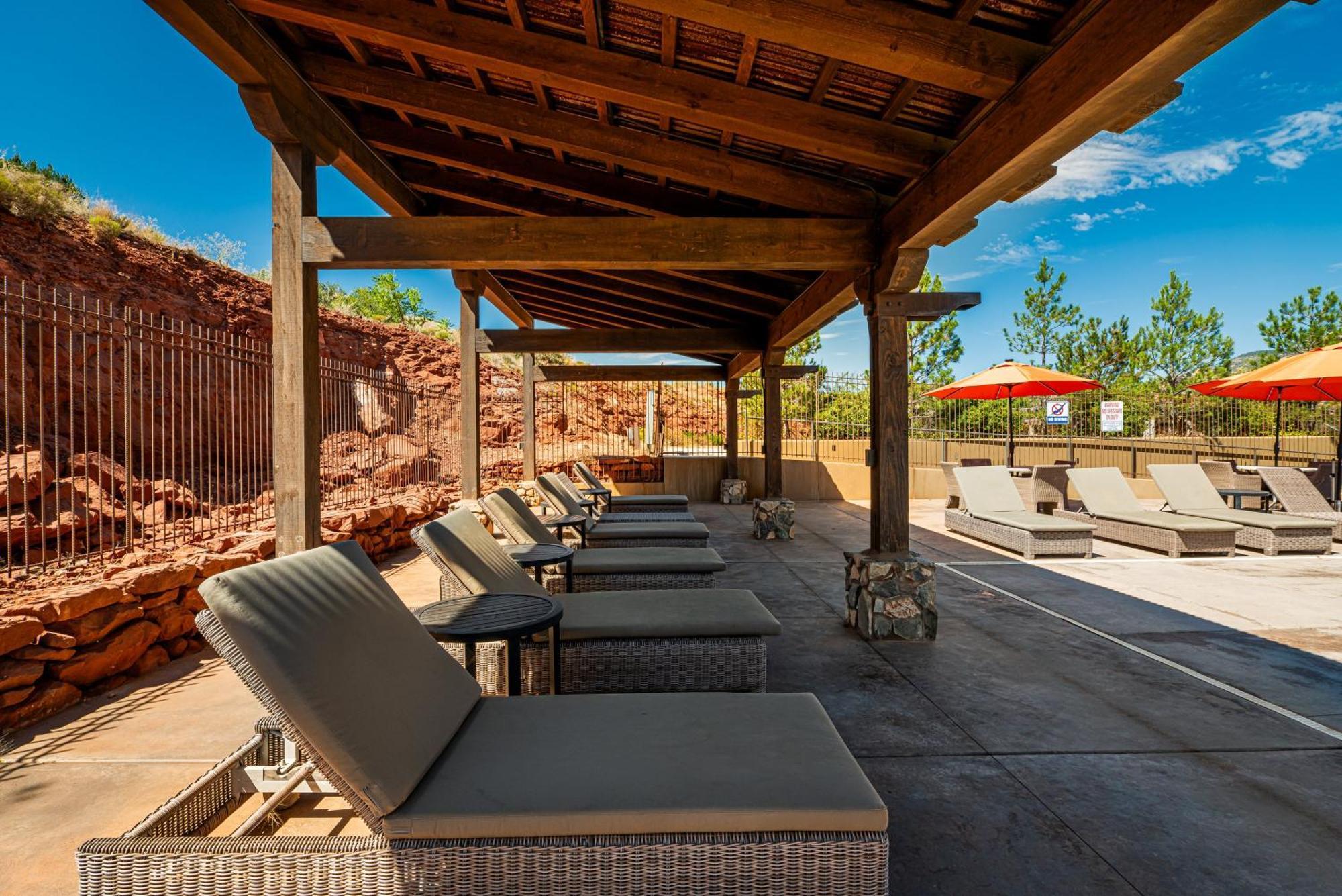 Holiday home Complete Luxury , Extras And Red Rock Vistas - Exclusive Golf Community