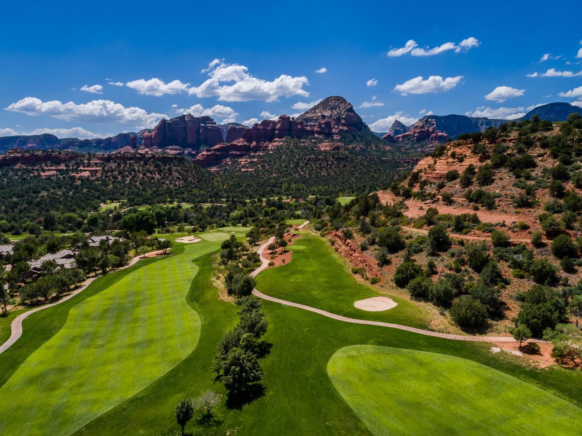 Complete Luxury , Extras And Red Rock Vistas - Exclusive Golf Community Holiday home *