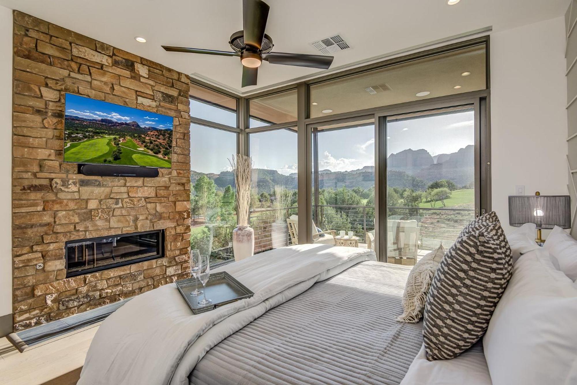 Complete Luxury , Extras And Red Rock Vistas - Exclusive Golf Community Holiday home Sedona