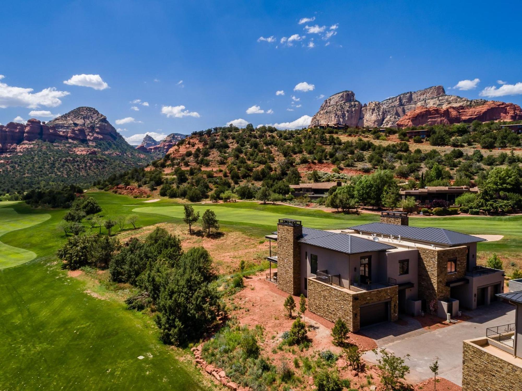 Holiday home Complete Luxury , Extras And Red Rock Vistas - Exclusive Golf Community