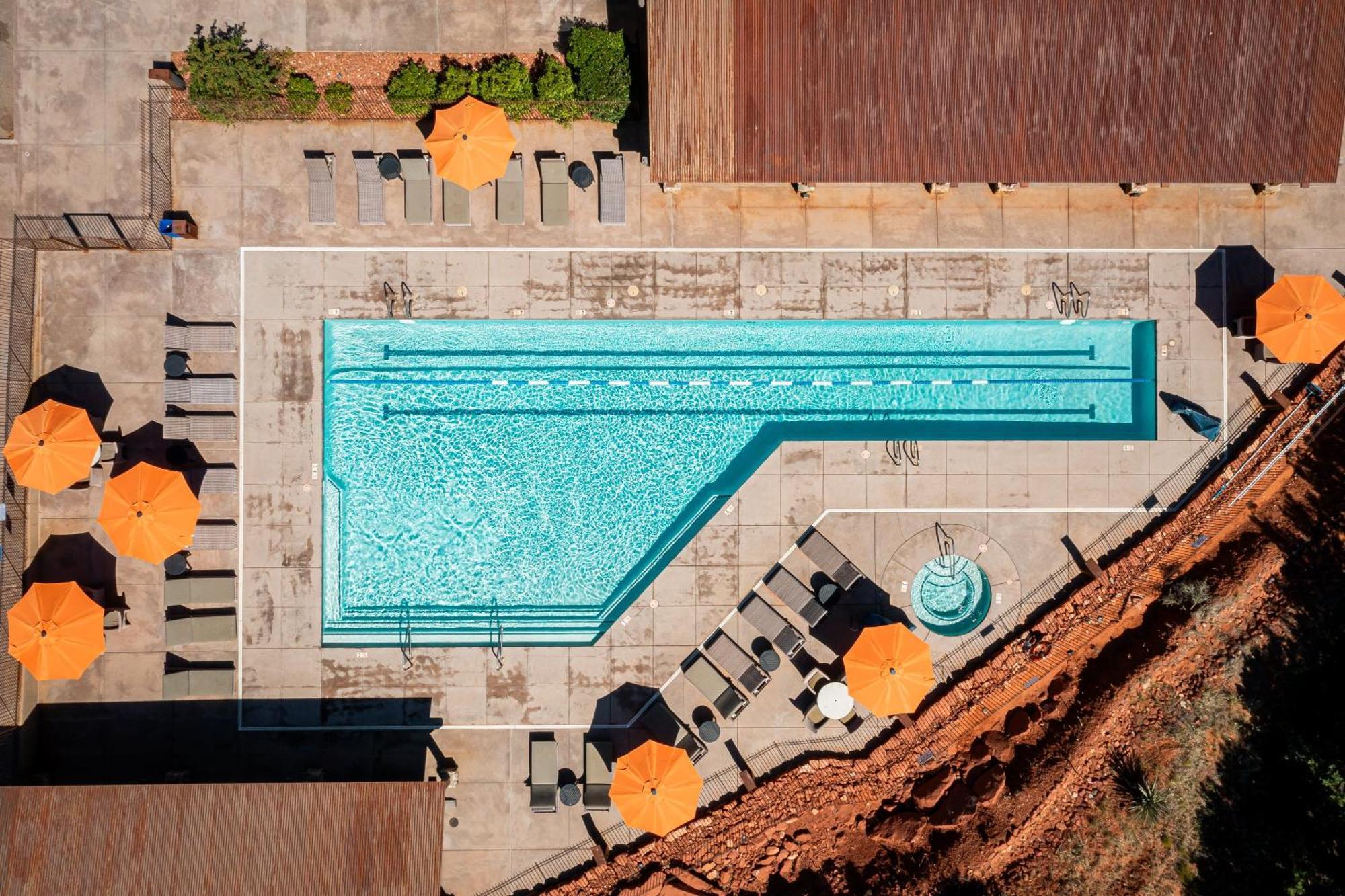 Complete Luxury , Extras And Red Rock Vistas - Exclusive Golf Community