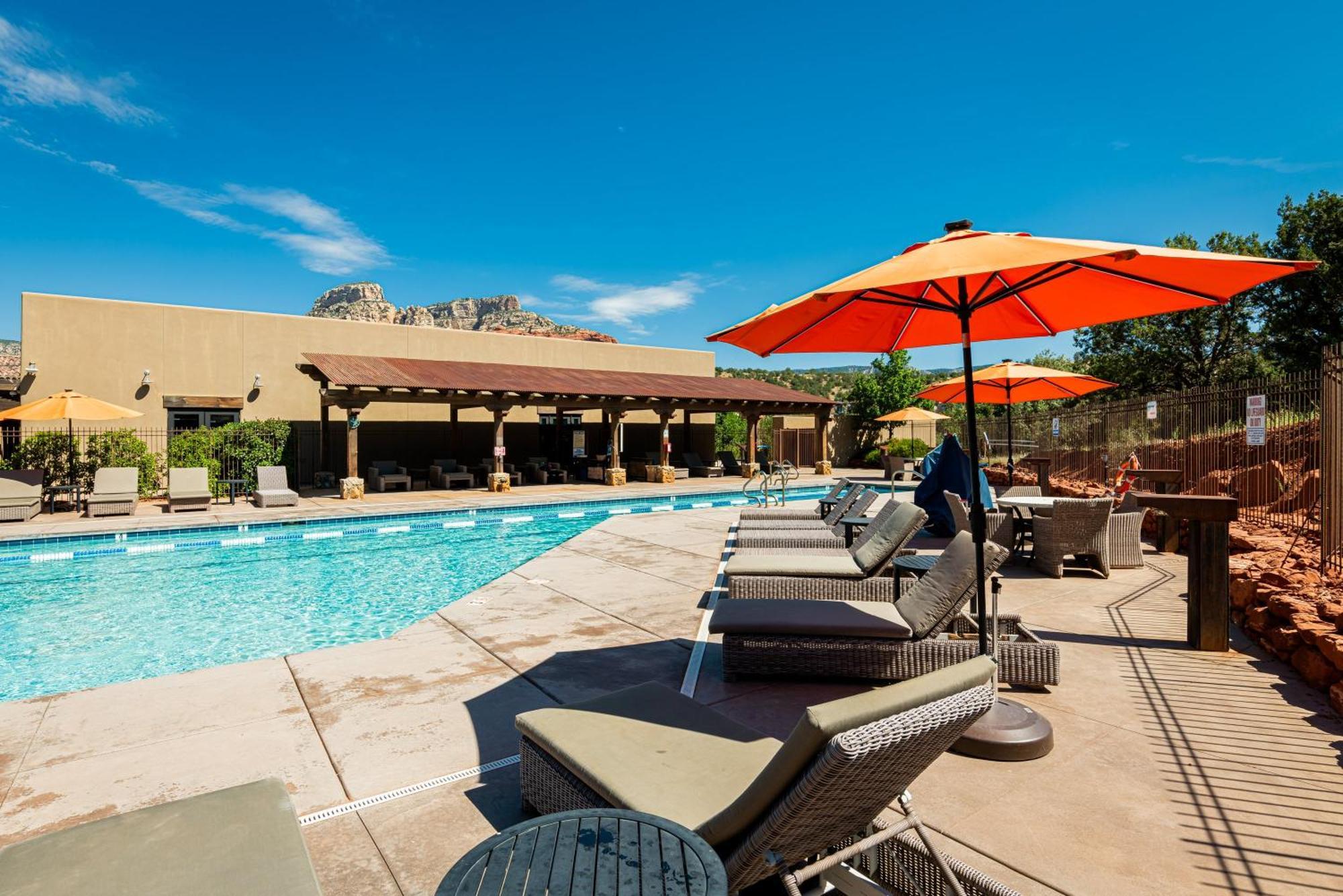 Complete Luxury , Extras And Red Rock Vistas - Exclusive Golf Community Sedona