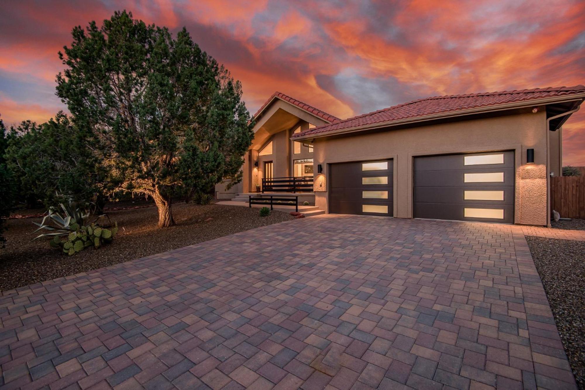 Sunlight Is A Luxury With Stunning Views In West Sedona! Holiday home