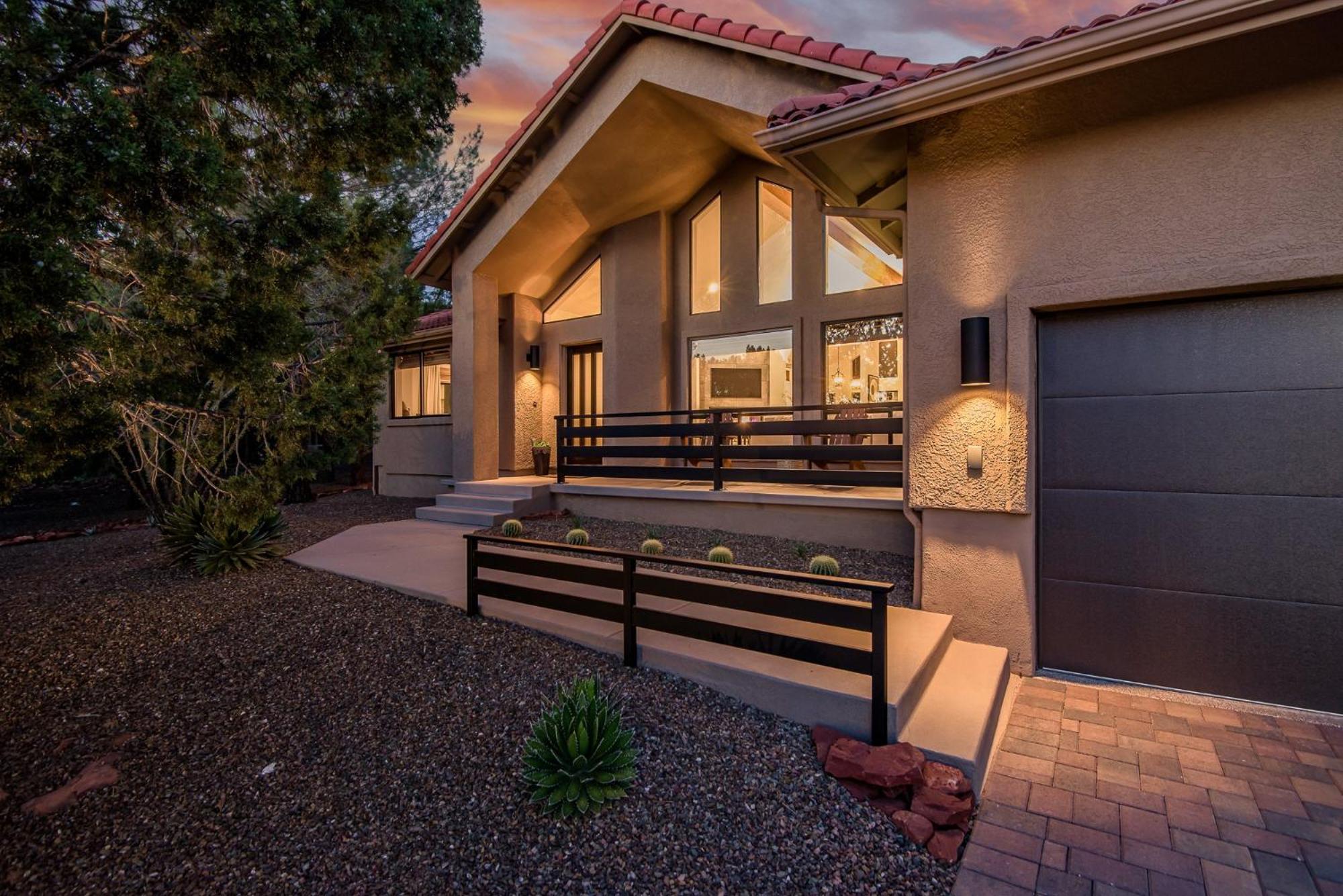 Sunlight Is A Luxury With Stunning Views In West Sedona! Holiday home