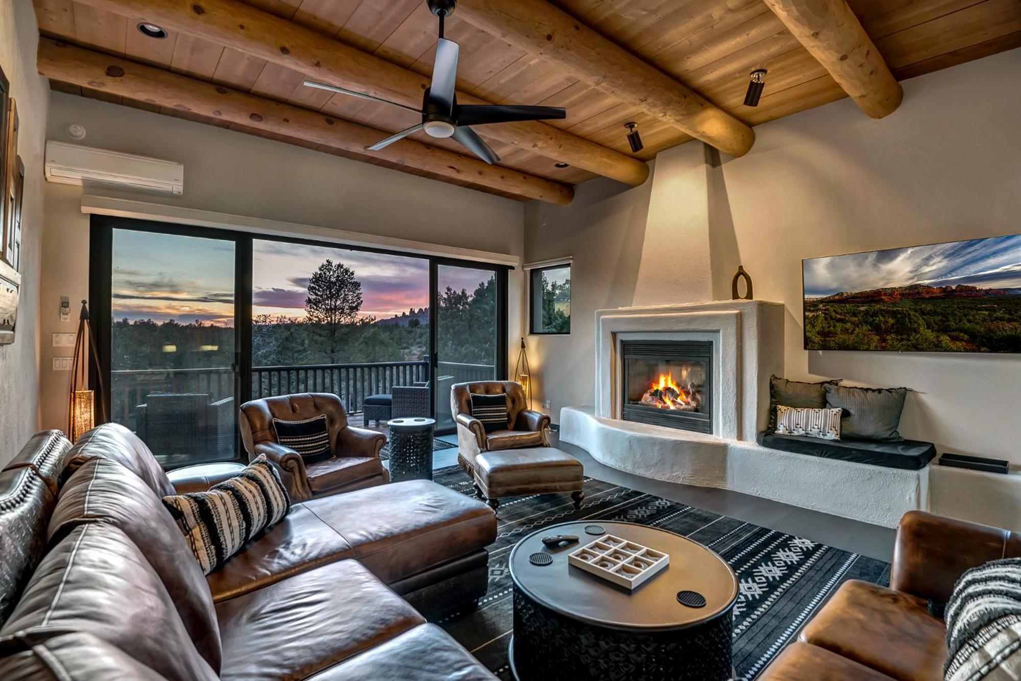 Red Mountain Retreat- Updated W Private Pool & Hot Tub, Amazing Views! Holiday home