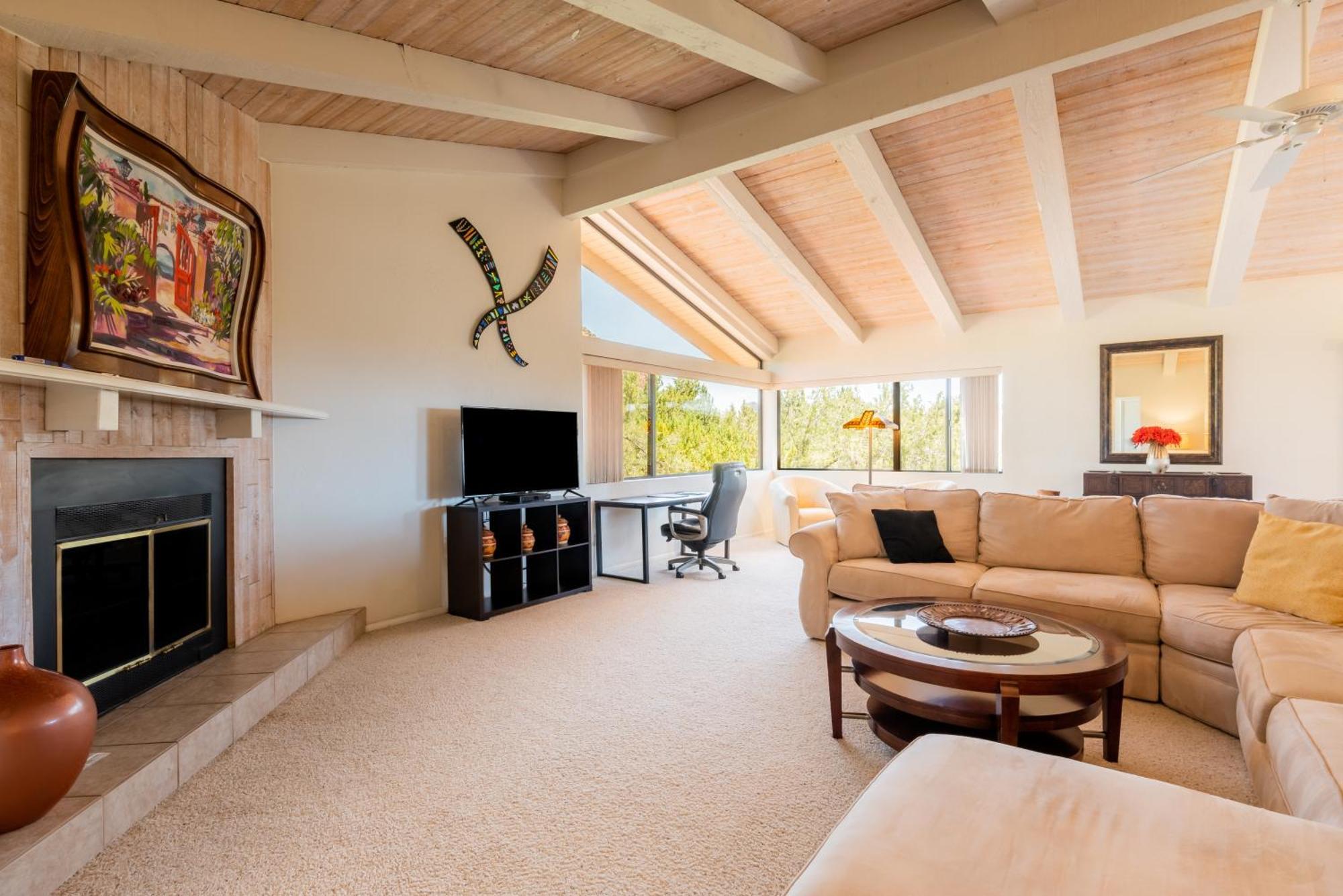 Red Rock Bliss Views Inside & Out, Private Deck To Enjoy Sunrise Or Sunset! * Sedona
