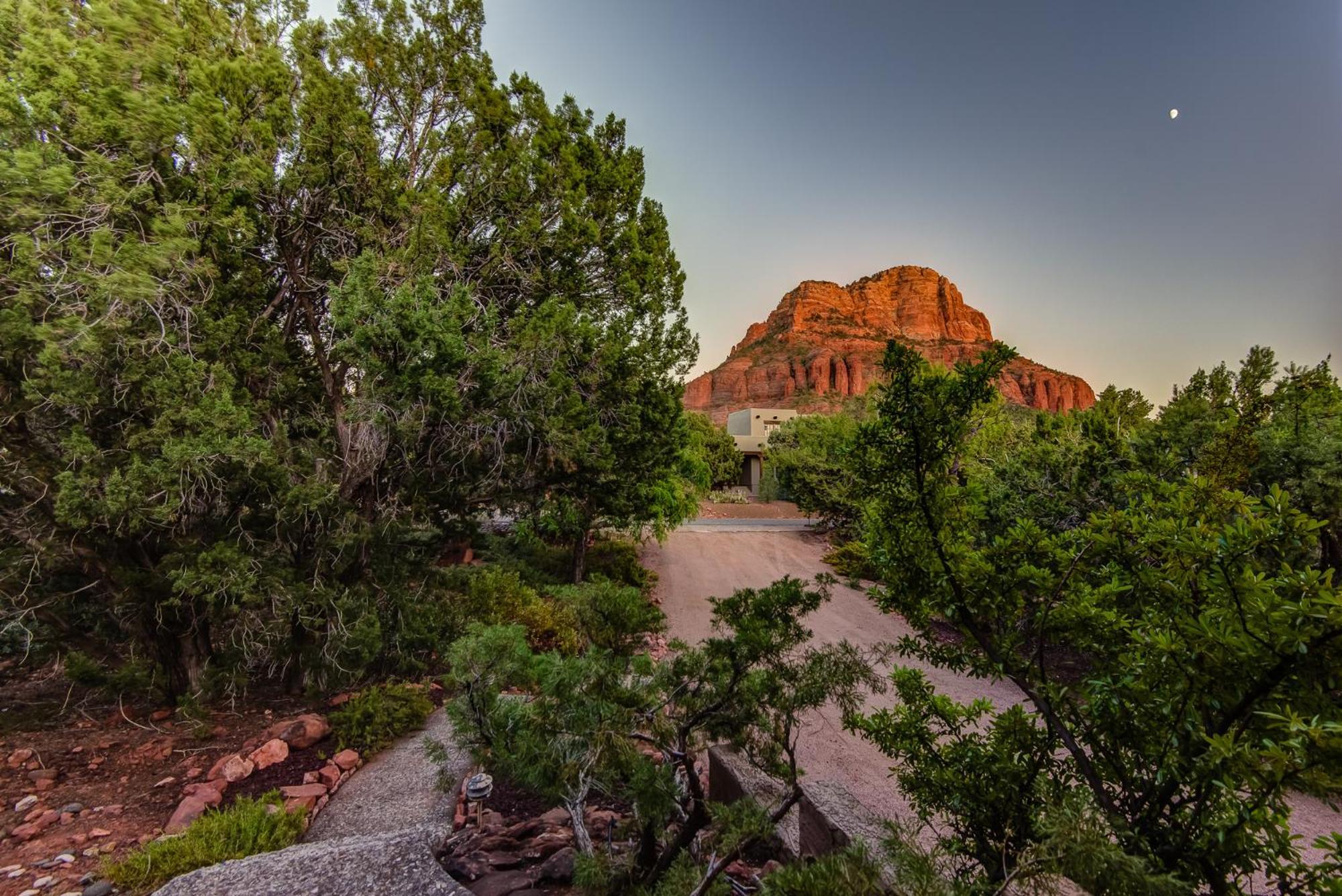 Red Rock Bliss Views Inside & Out, Private Deck To Enjoy Sunrise Or Sunset! Sedona
