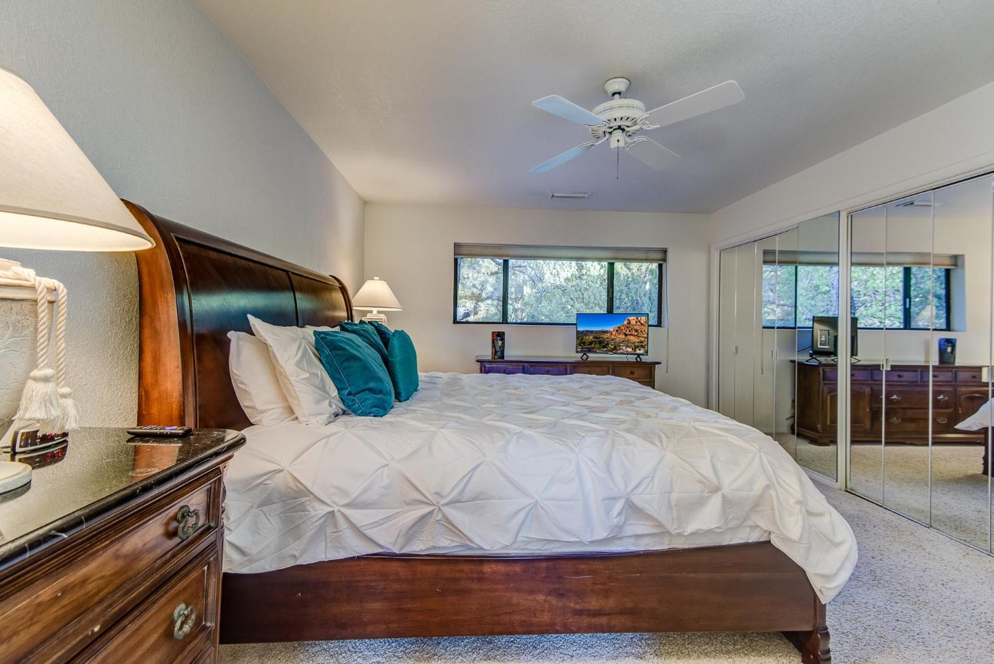 Red Rock Bliss Views Inside & Out, Private Deck To Enjoy Sunrise Or Sunset! Sedona