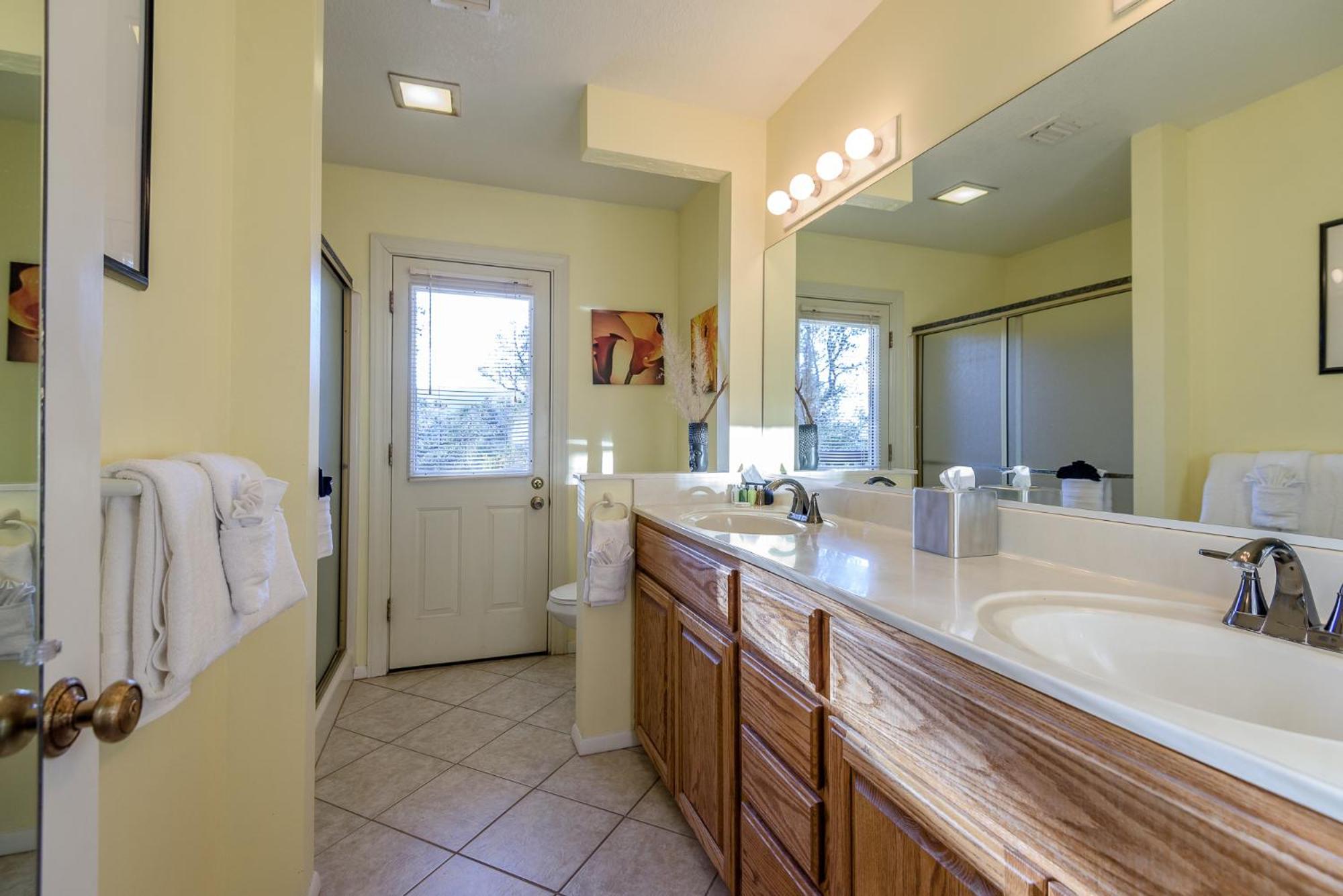 Red Rock Bliss Views Inside & Out, Private Deck To Enjoy Sunrise Or Sunset! Sedona