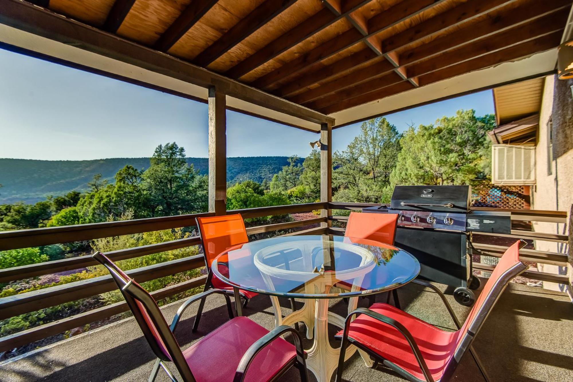 Holiday home Red Rock Bliss Views Inside & Out, Private Deck To Enjoy Sunrise Or Sunset! Sedona