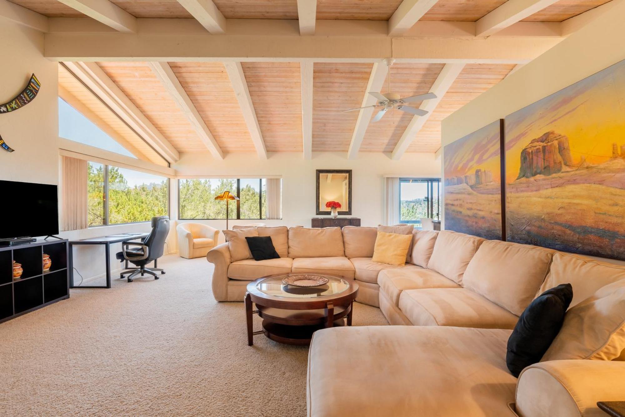 Red Rock Bliss Views Inside & Out, Private Deck To Enjoy Sunrise Or Sunset! * Sedona