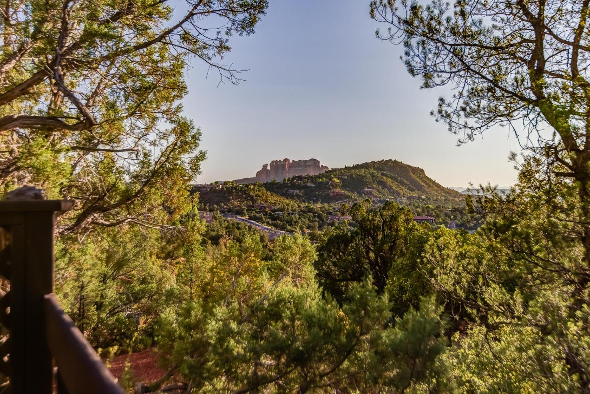 Red Rock Bliss Views Inside & Out, Private Deck To Enjoy Sunrise Or Sunset! * Sedona