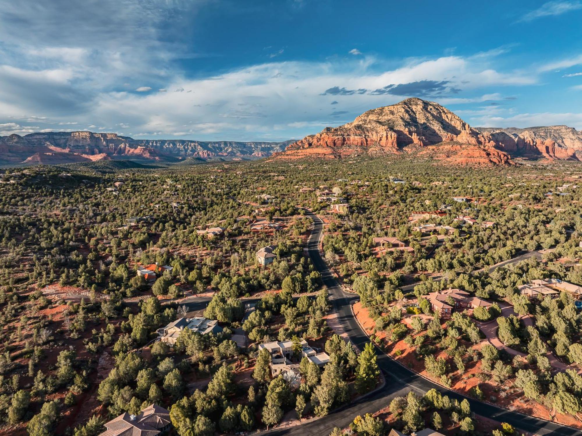Red Mountain Retreat- Updated W Private Pool & Hot Tub, Amazing Views! Holiday home
