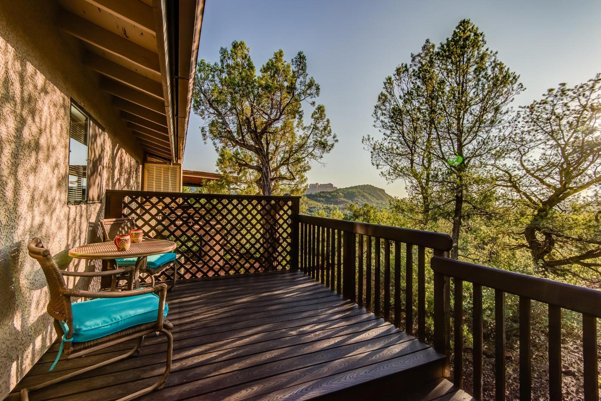 Holiday home Red Rock Bliss Views Inside & Out, Private Deck To Enjoy Sunrise Or Sunset!