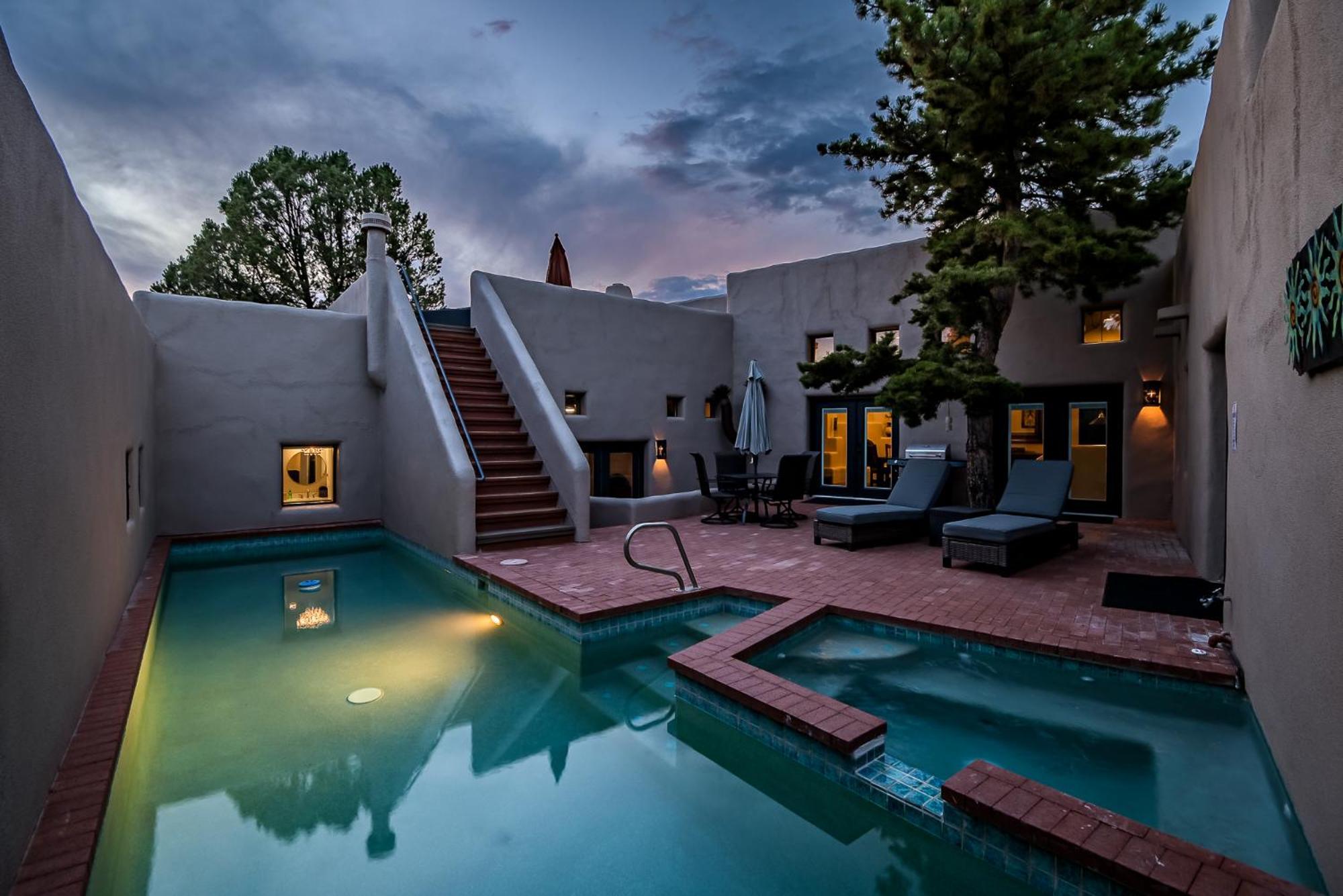 Red Mountain Retreat- Updated W Private Pool & Hot Tub, Amazing Views!