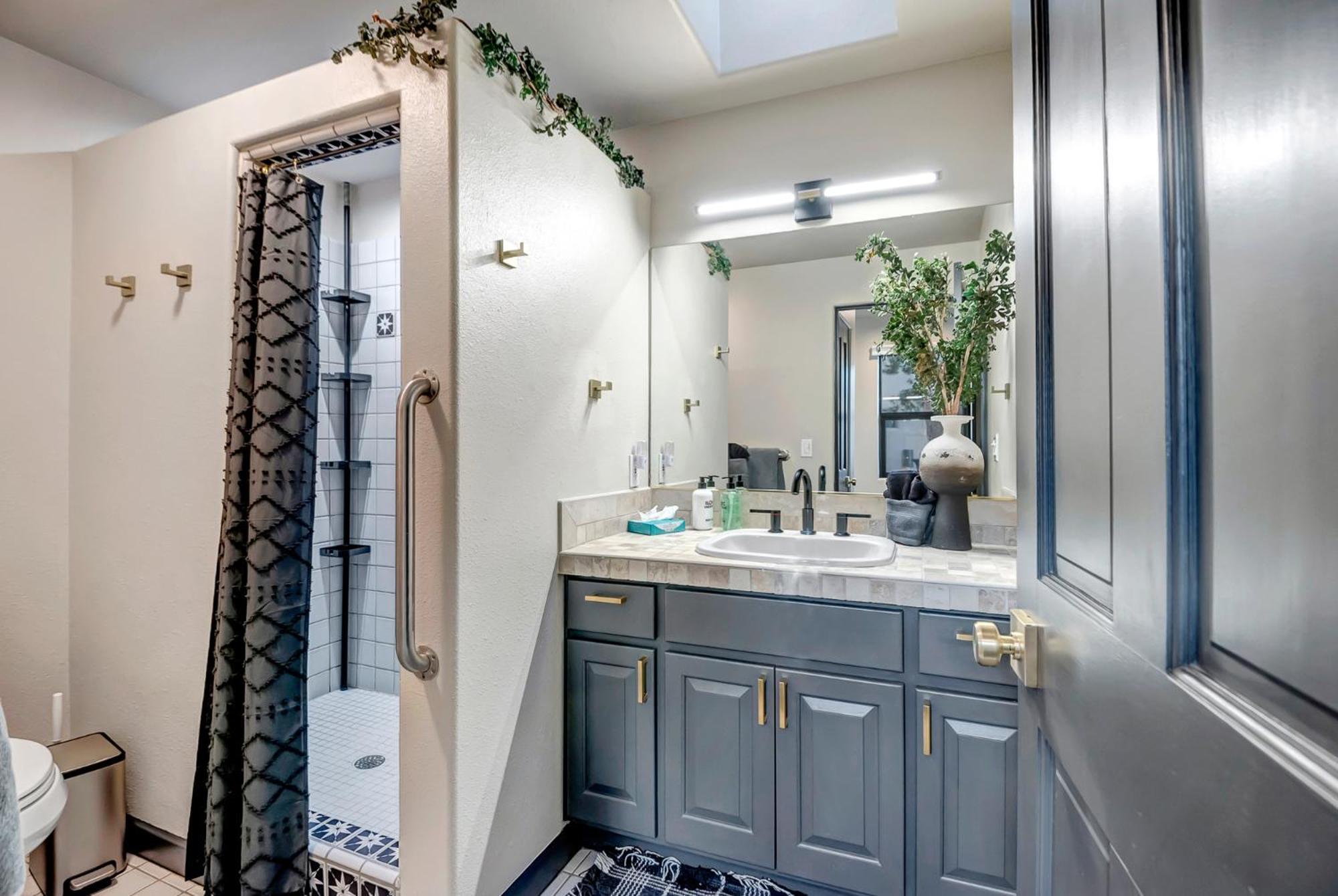 Holiday home Red Mountain Retreat- Updated W Private Pool & Hot Tub, Amazing Views! *