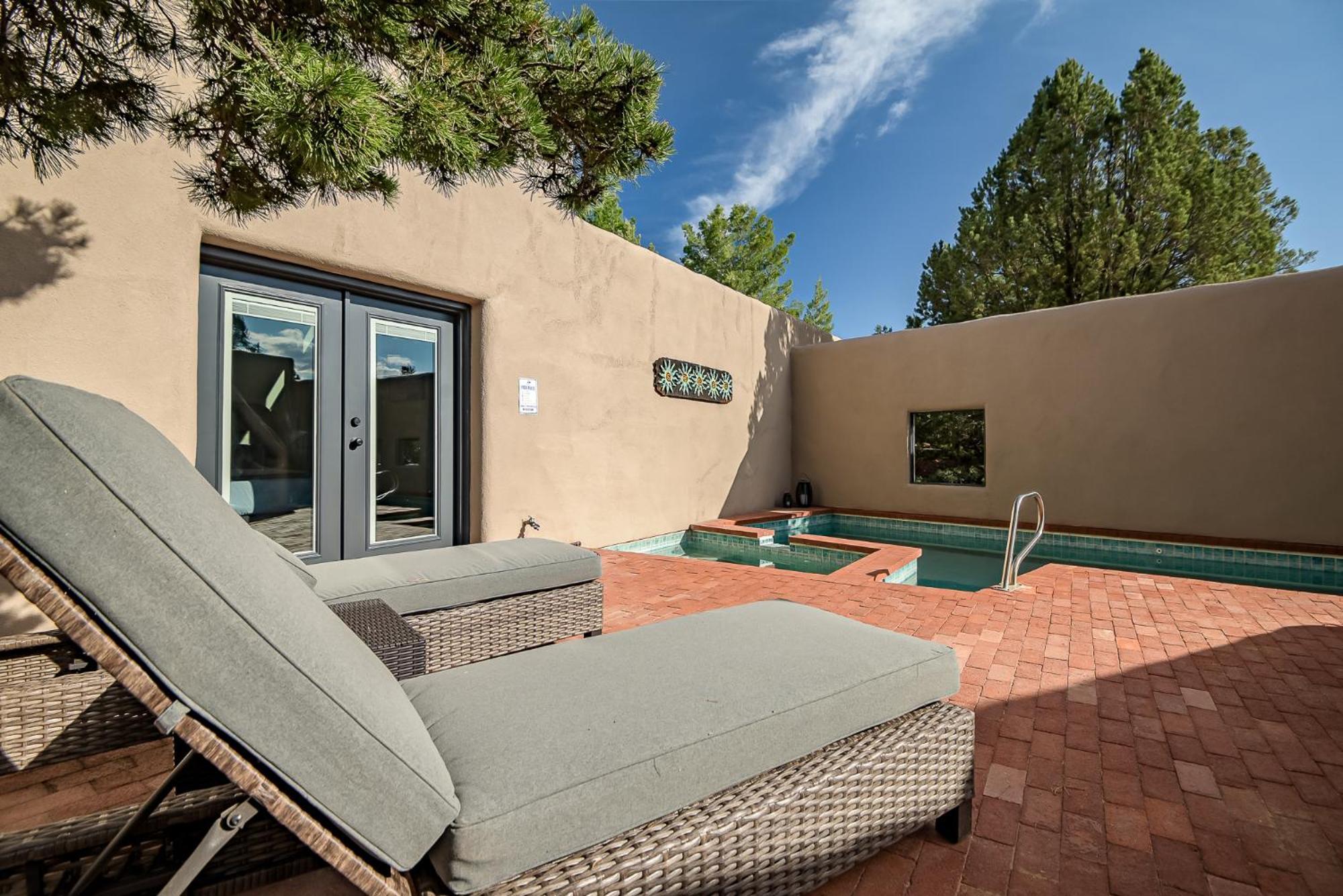 Red Mountain Retreat- Updated W Private Pool & Hot Tub, Amazing Views!