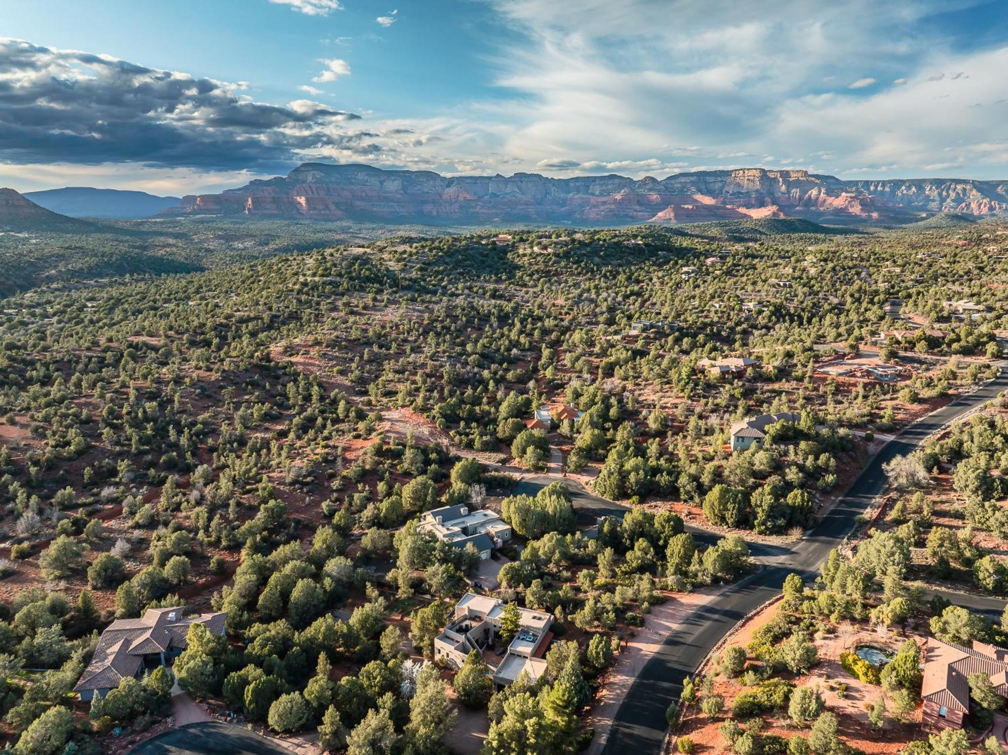 Red Mountain Retreat- Updated W Private Pool & Hot Tub, Amazing Views! *