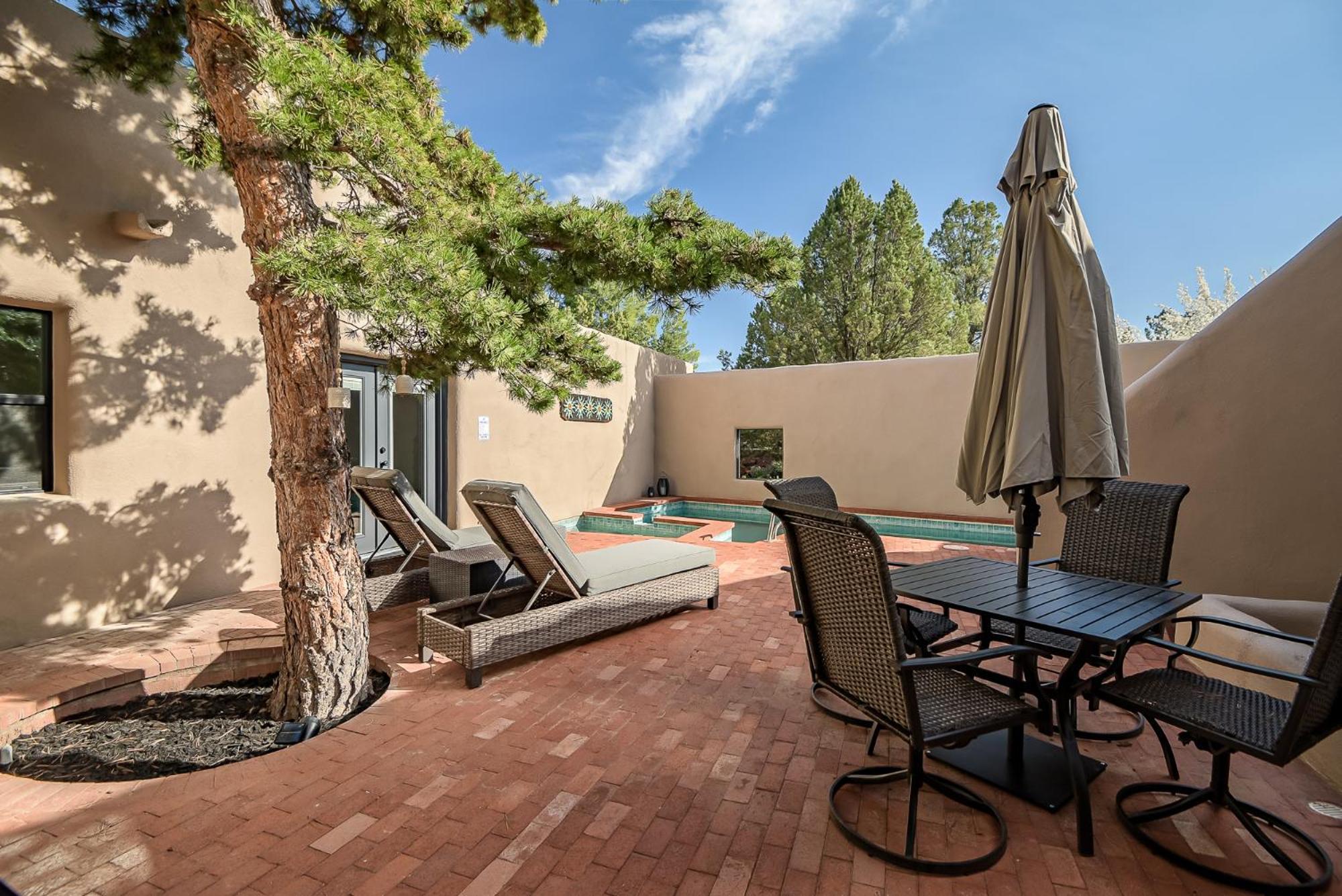 Red Mountain Retreat- Updated W Private Pool & Hot Tub, Amazing Views! Holiday home *