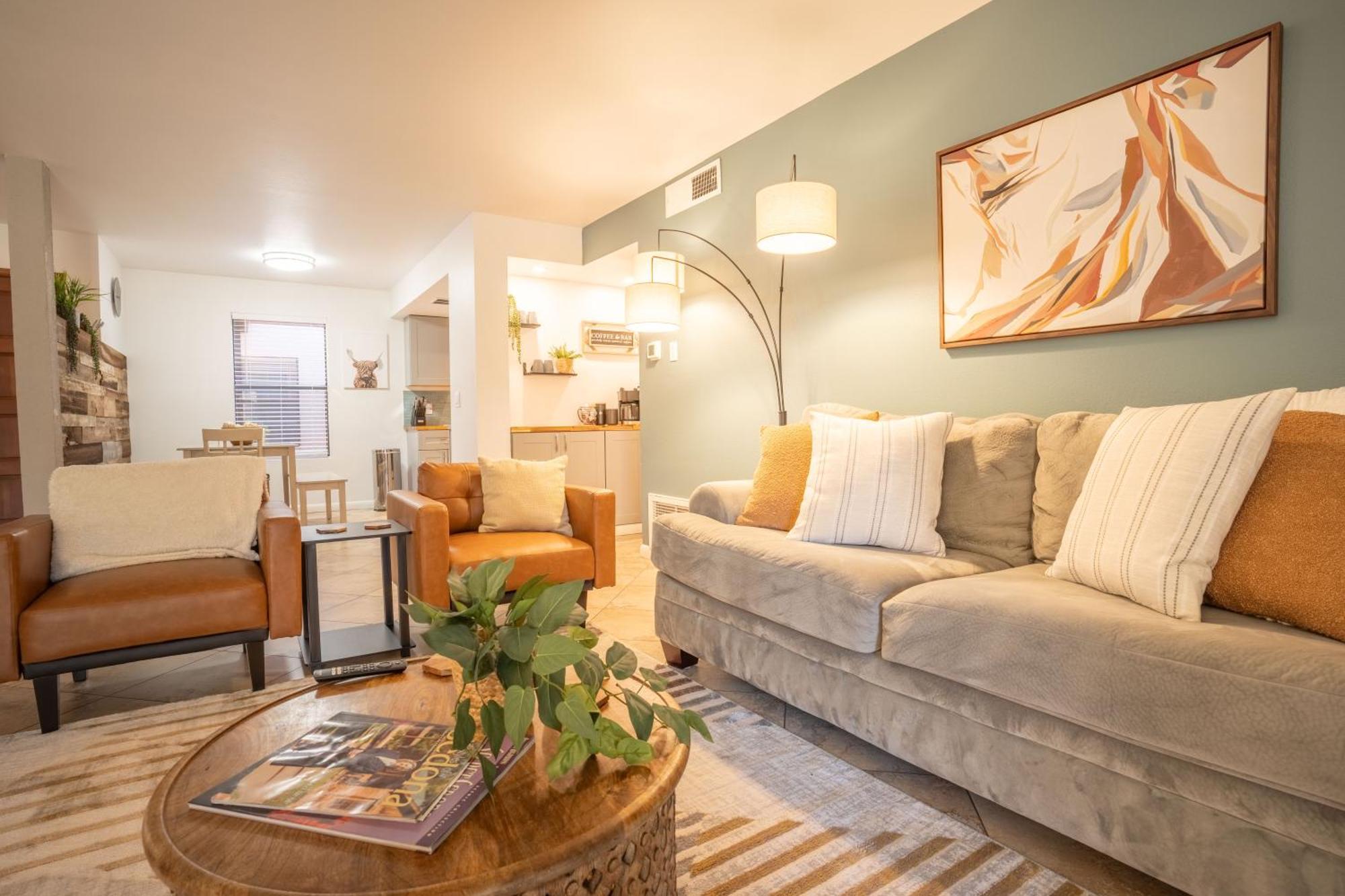 Apartment Cozy Retreat - Pool, Spa, Pickleball