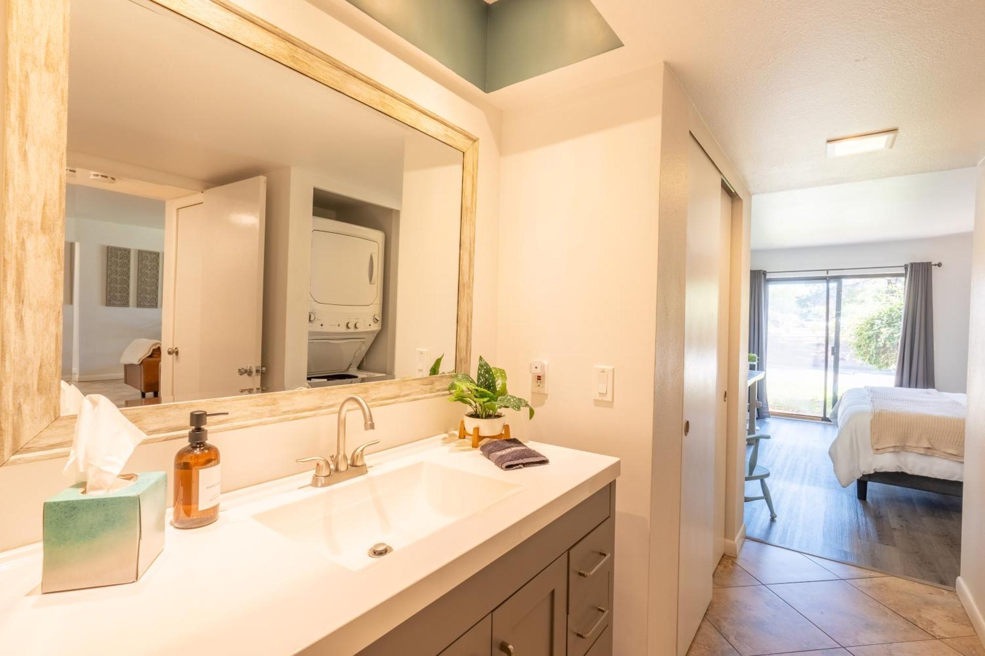Cozy Retreat - Pool, Spa, Pickleball Apartment Sedona