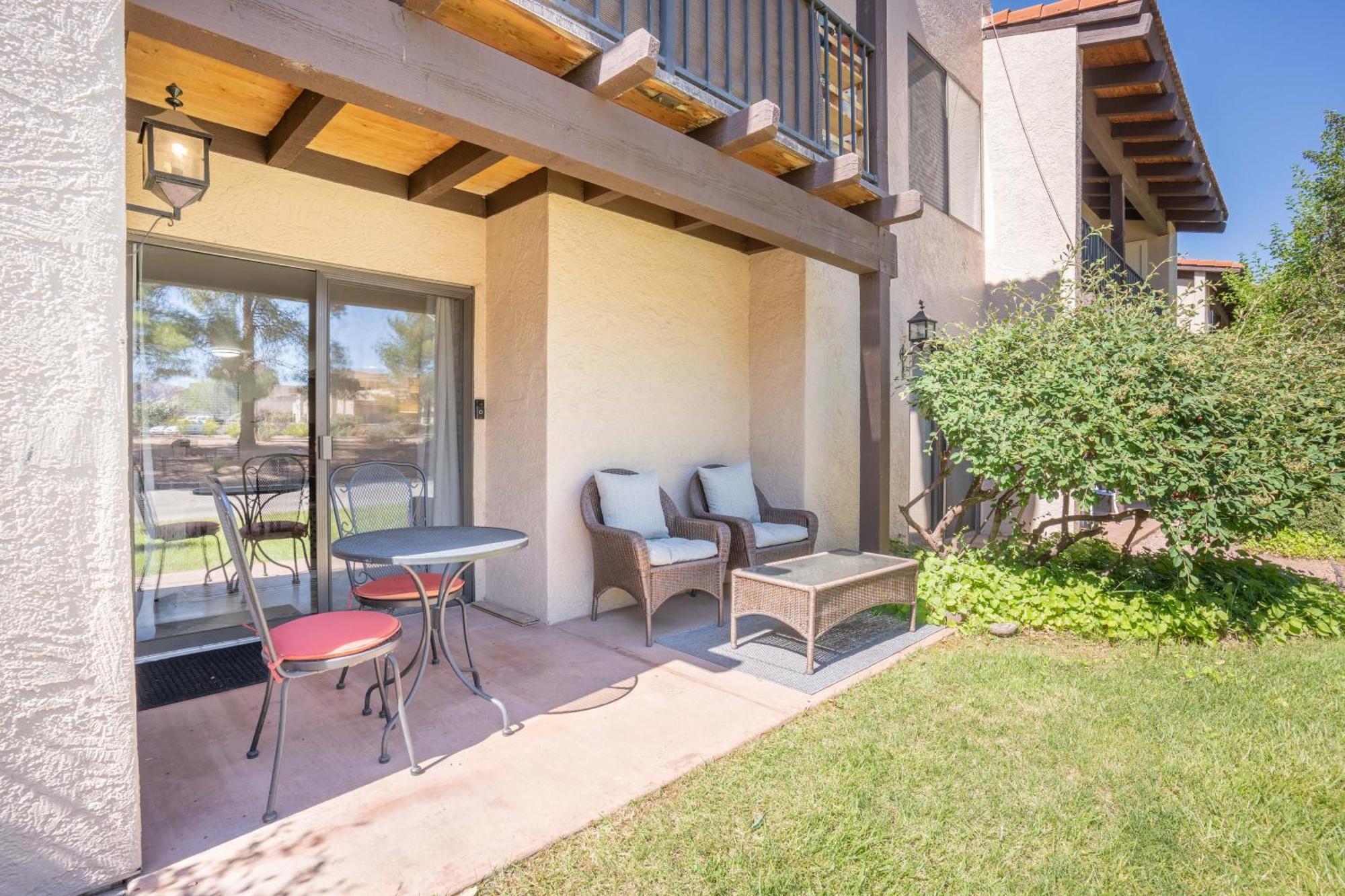 Apartment Cozy Retreat - Pool, Spa, Pickleball