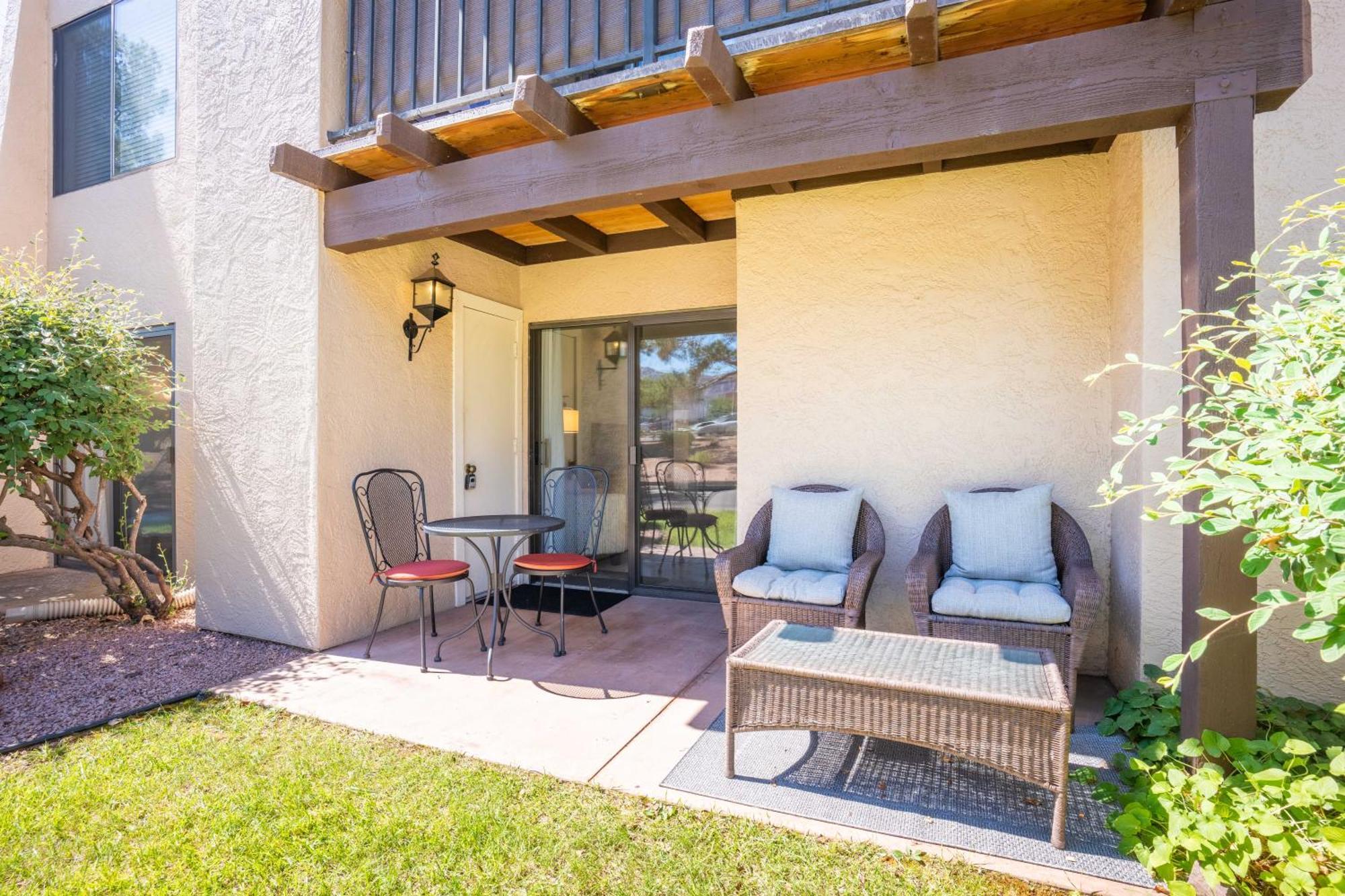 Apartment Cozy Retreat - Pool, Spa, Pickleball