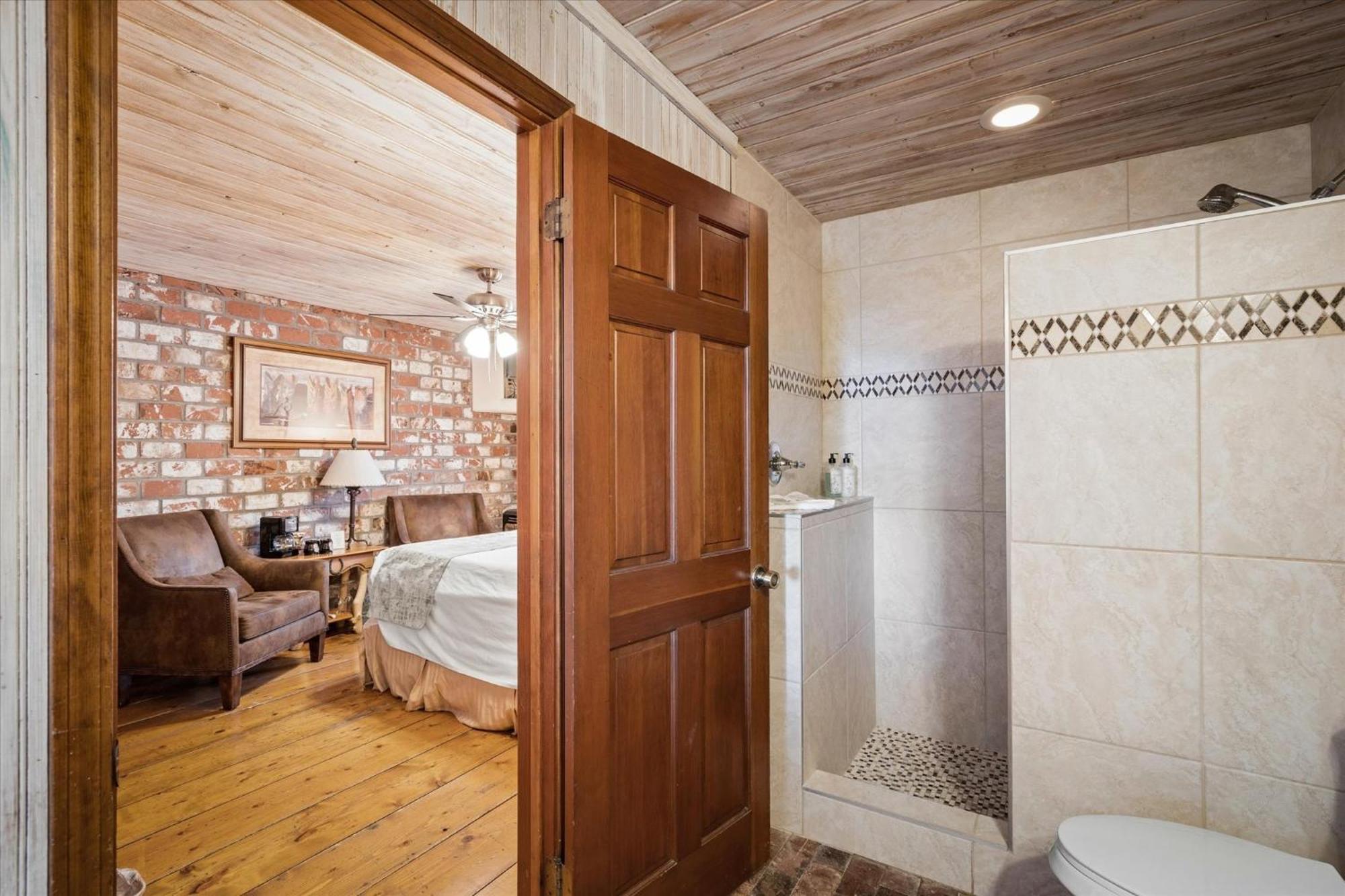 Adobe Village Suite- Tumbleweed * Sedona