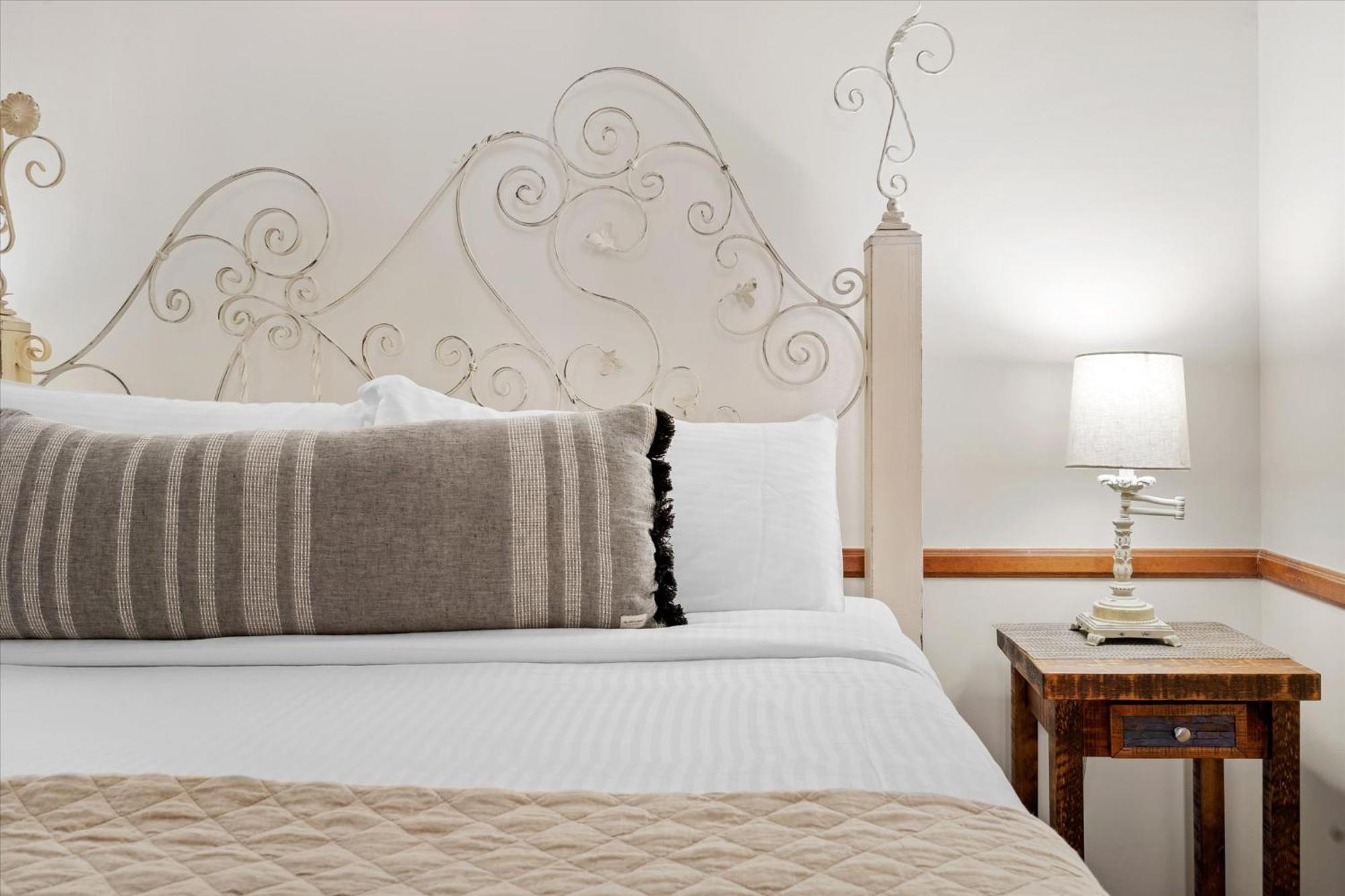 Adobe Village Suite- Country Apartment *