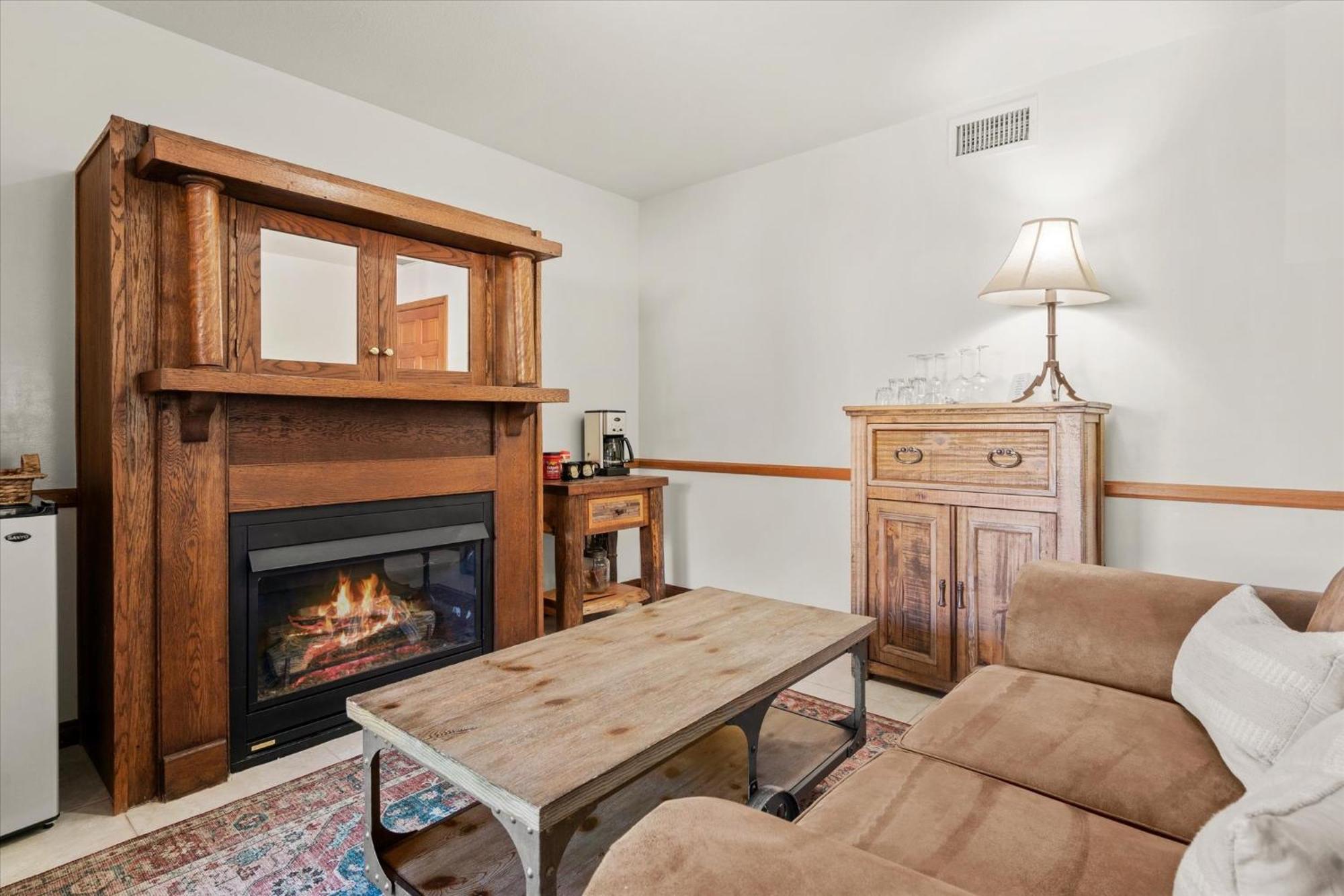 Adobe Village Suite- Country Sedona