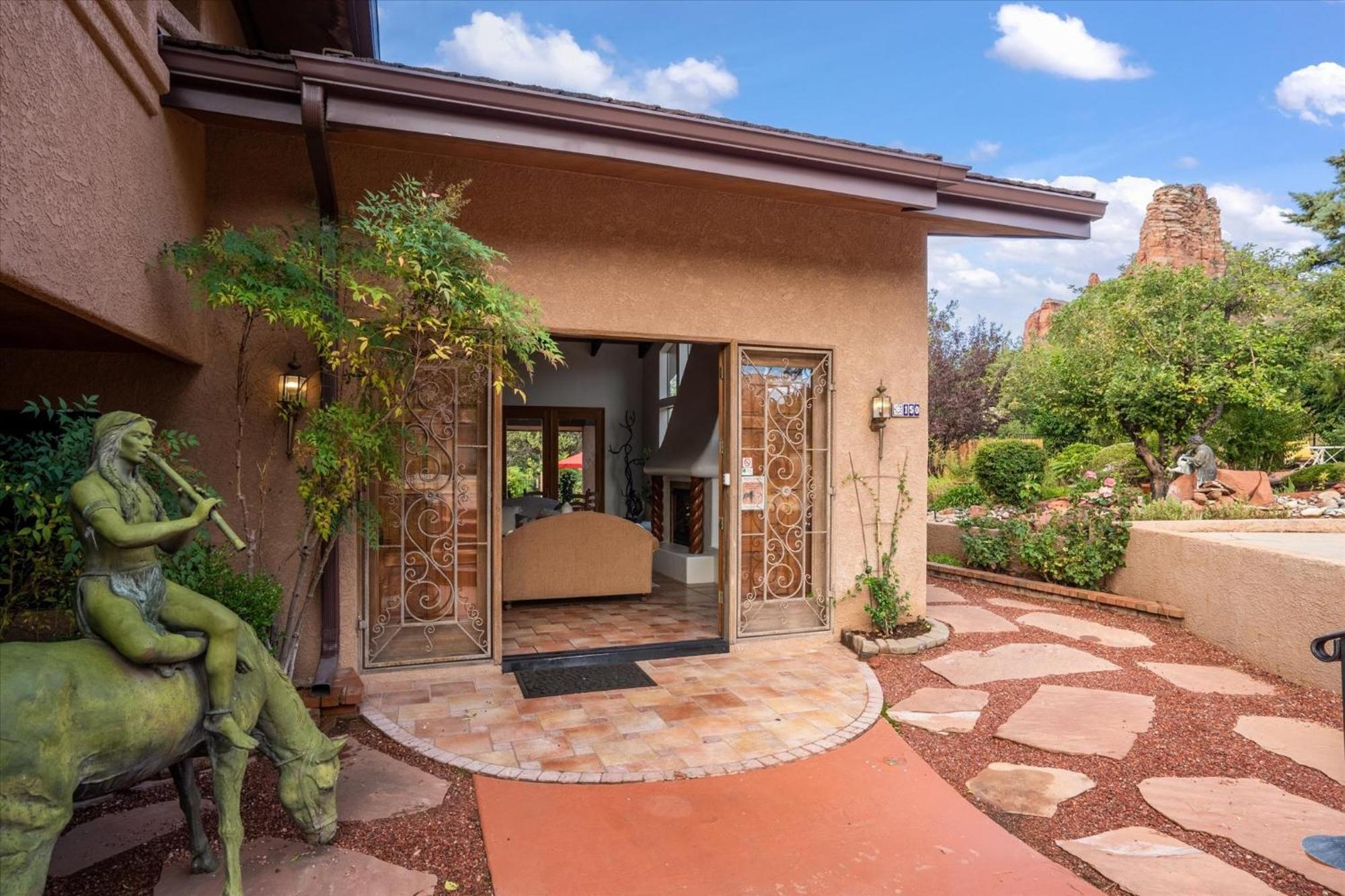 Adobe Village Suite- Sundance Apartment *