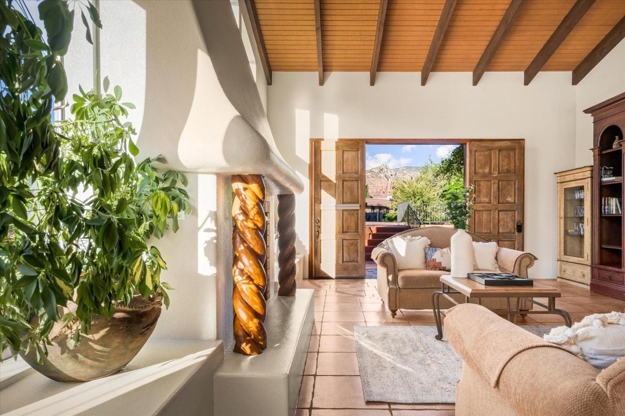 Adobe Village Suite- Painted Desert Apartment
