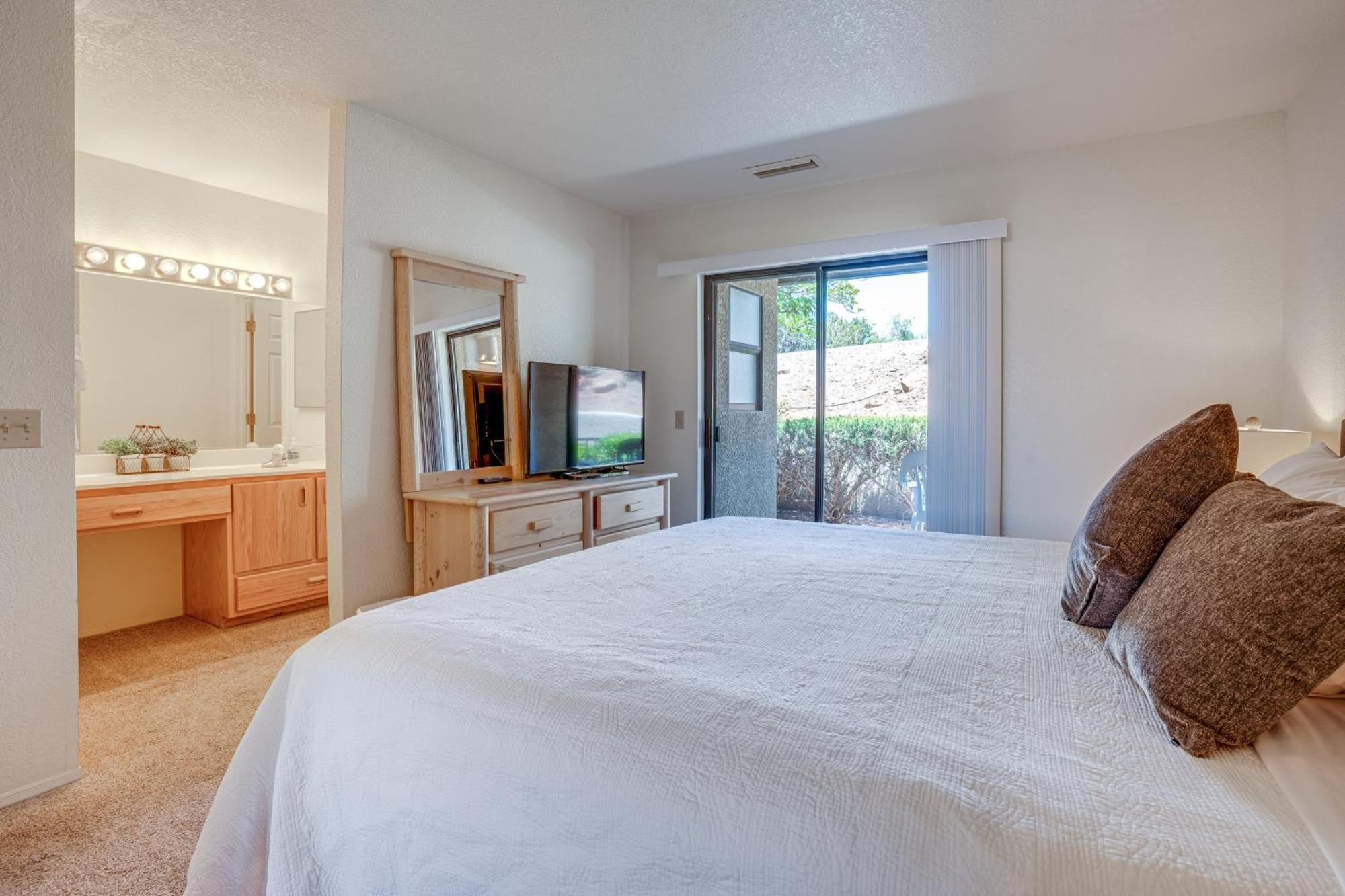 On Scenic Golf Course With Pool Access! Apartment Sedona