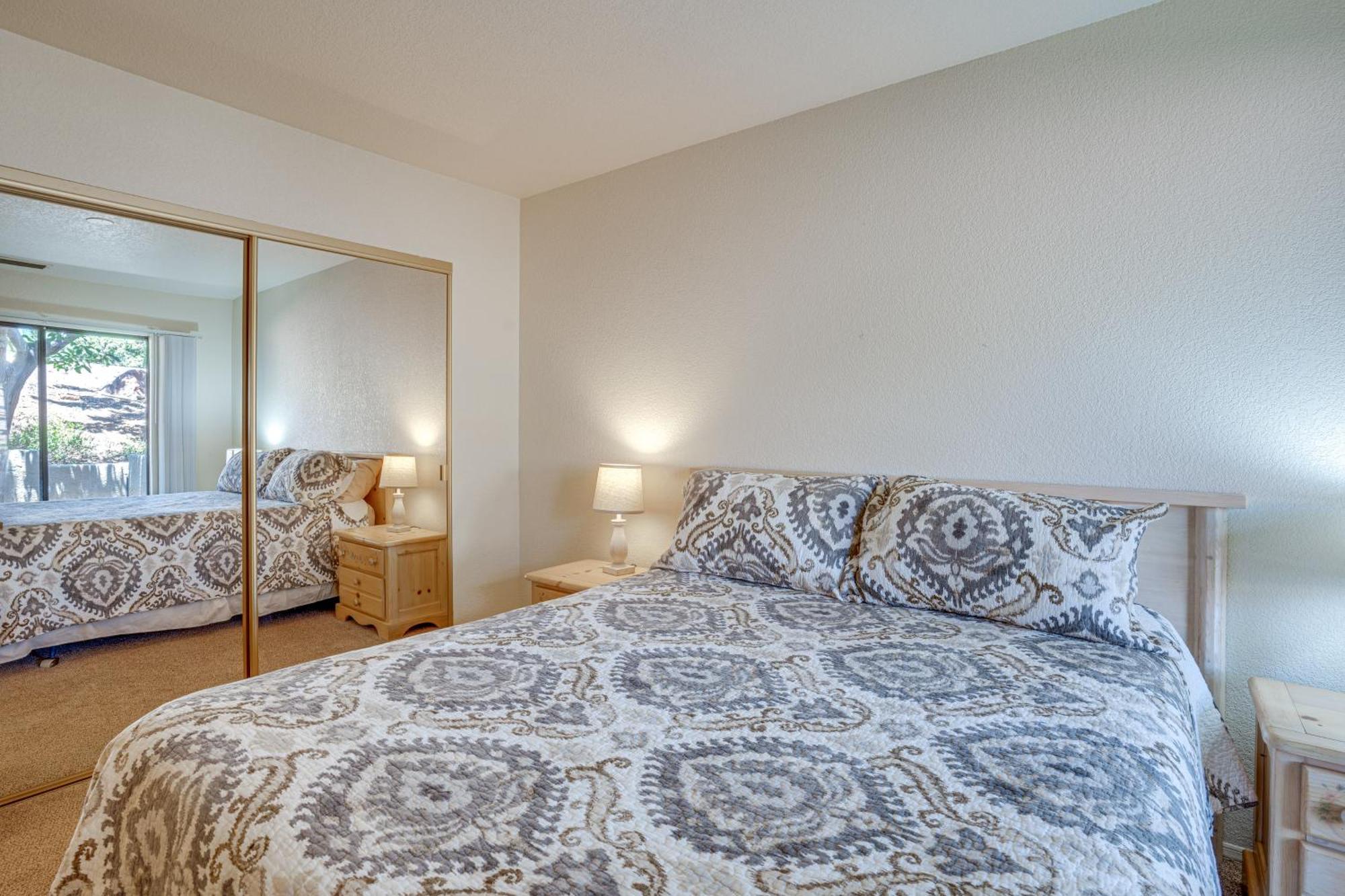 Apartment On Scenic Golf Course With Pool Access! *
