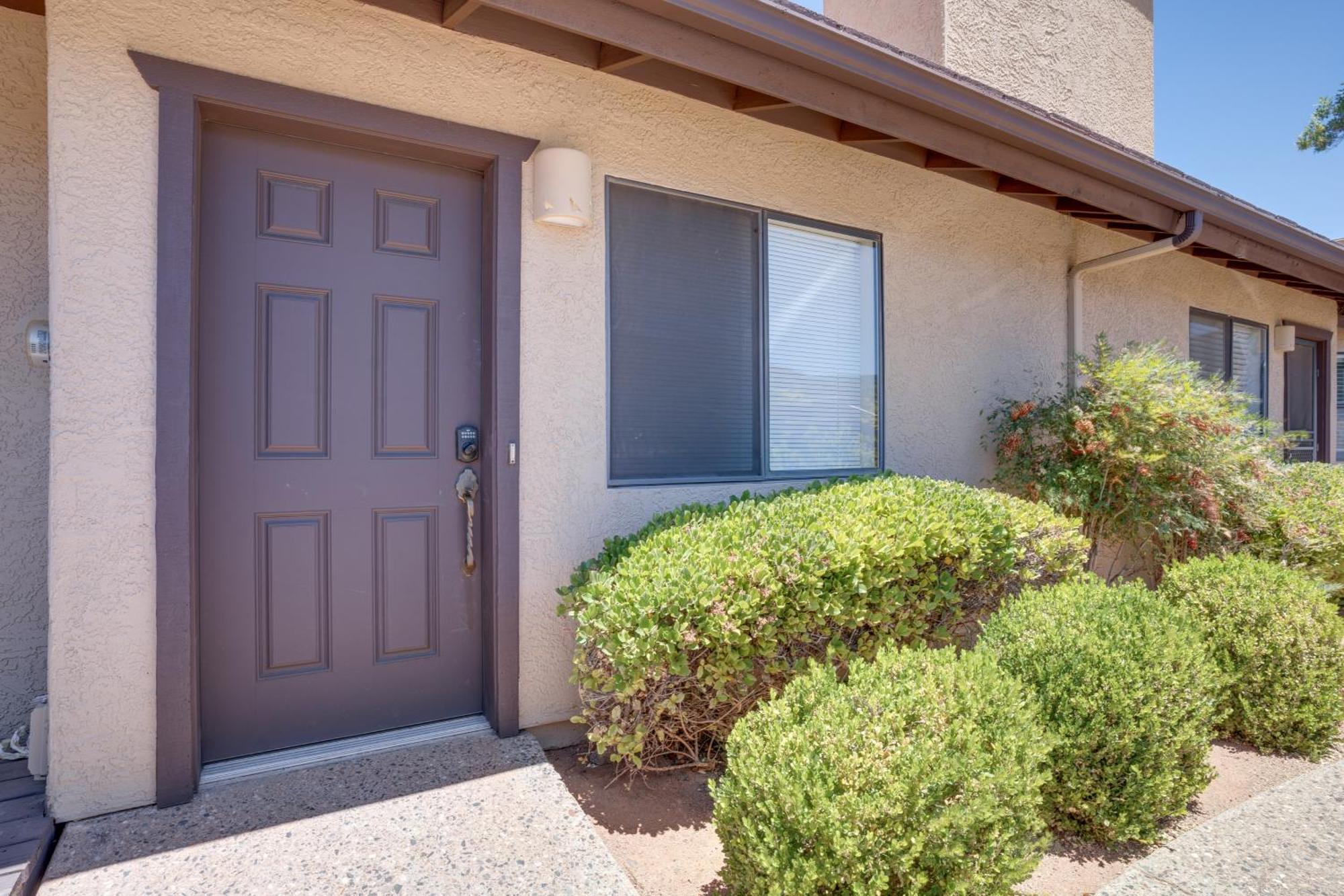 Apartment On Scenic Golf Course With Pool Access!
