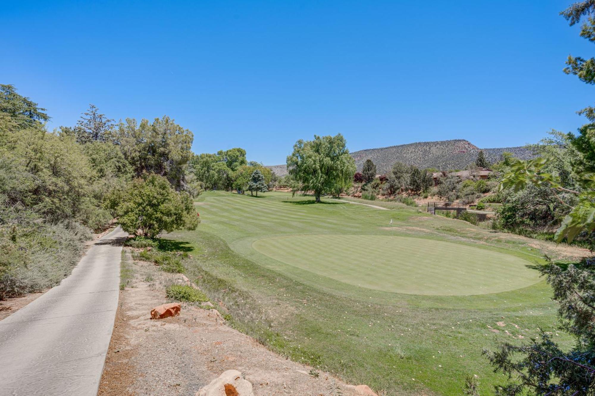 On Scenic Golf Course With Pool Access! Apartment Sedona