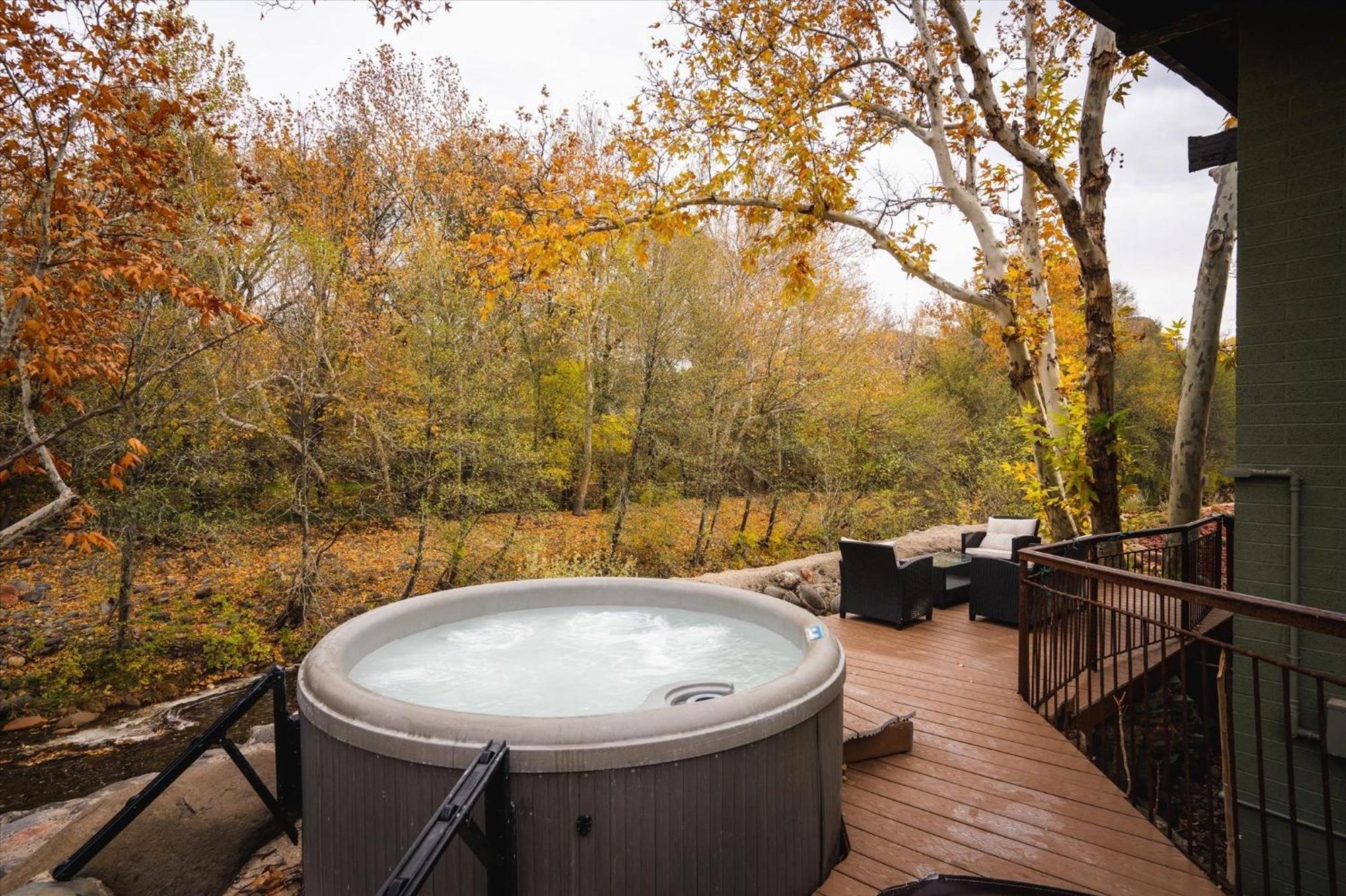 Apartment 12 Creekside Retreat