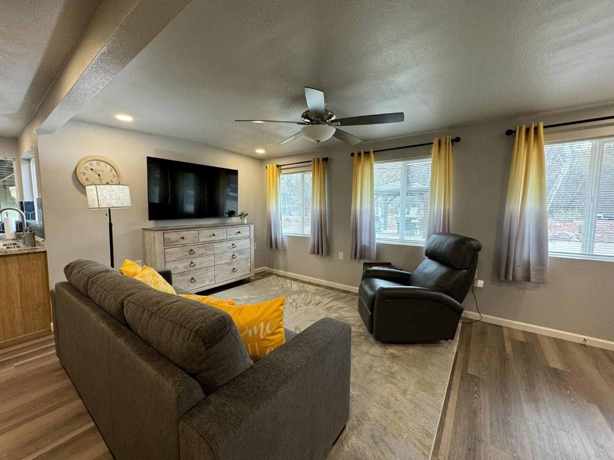12 Creekside Retreat