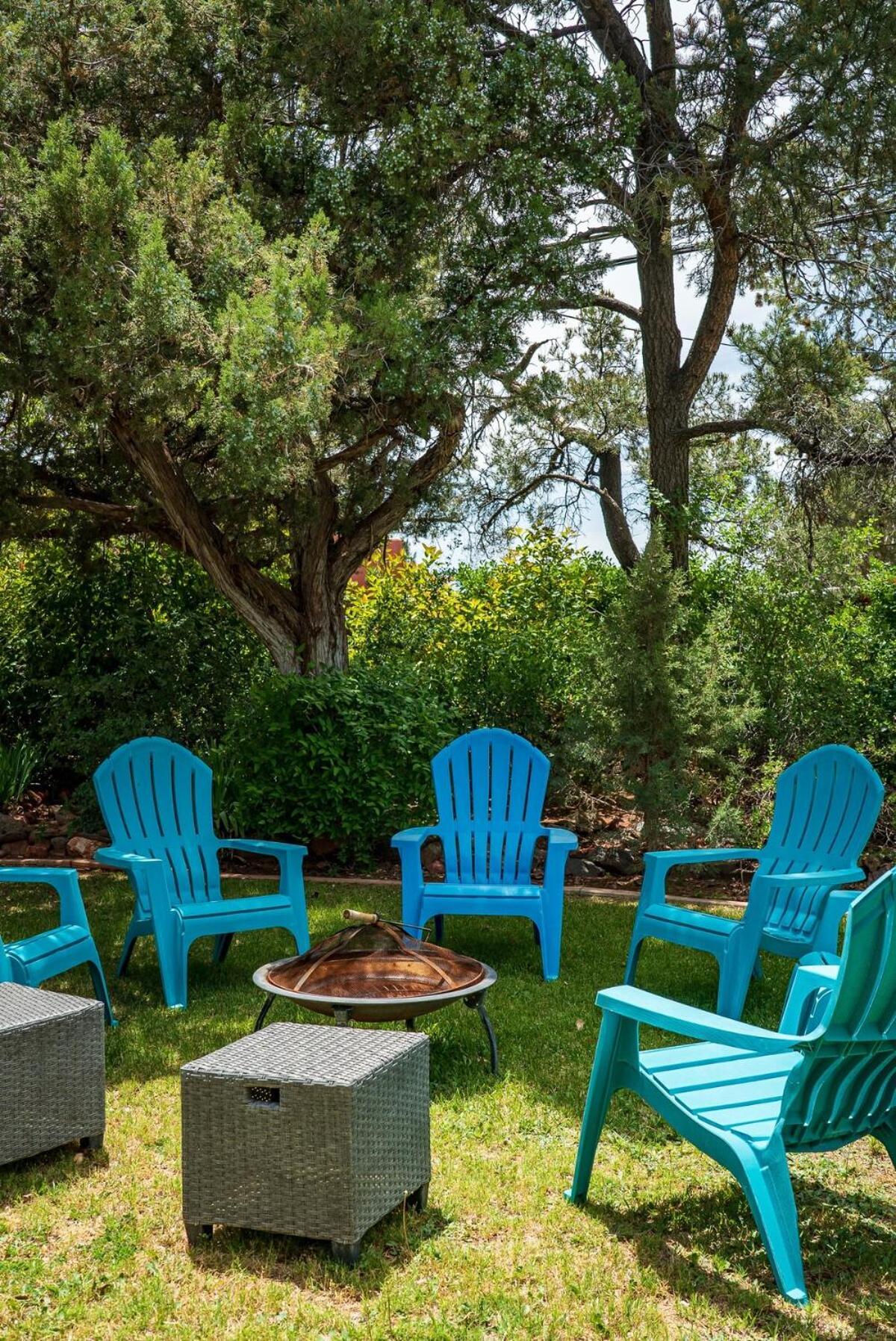 New Secluded Mountain Shadows Escape With Sunroom