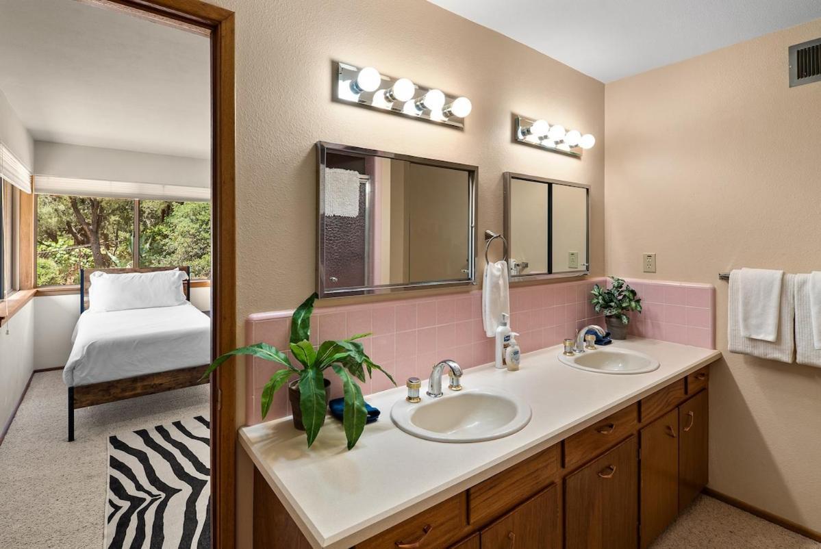 Holiday home New Secluded Mountain Shadows Escape With Sunroom Sedona