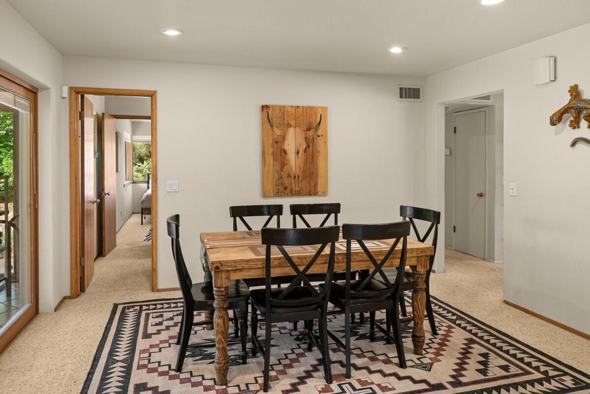 New Secluded Mountain Shadows Escape With Sunroom Holiday home Sedona