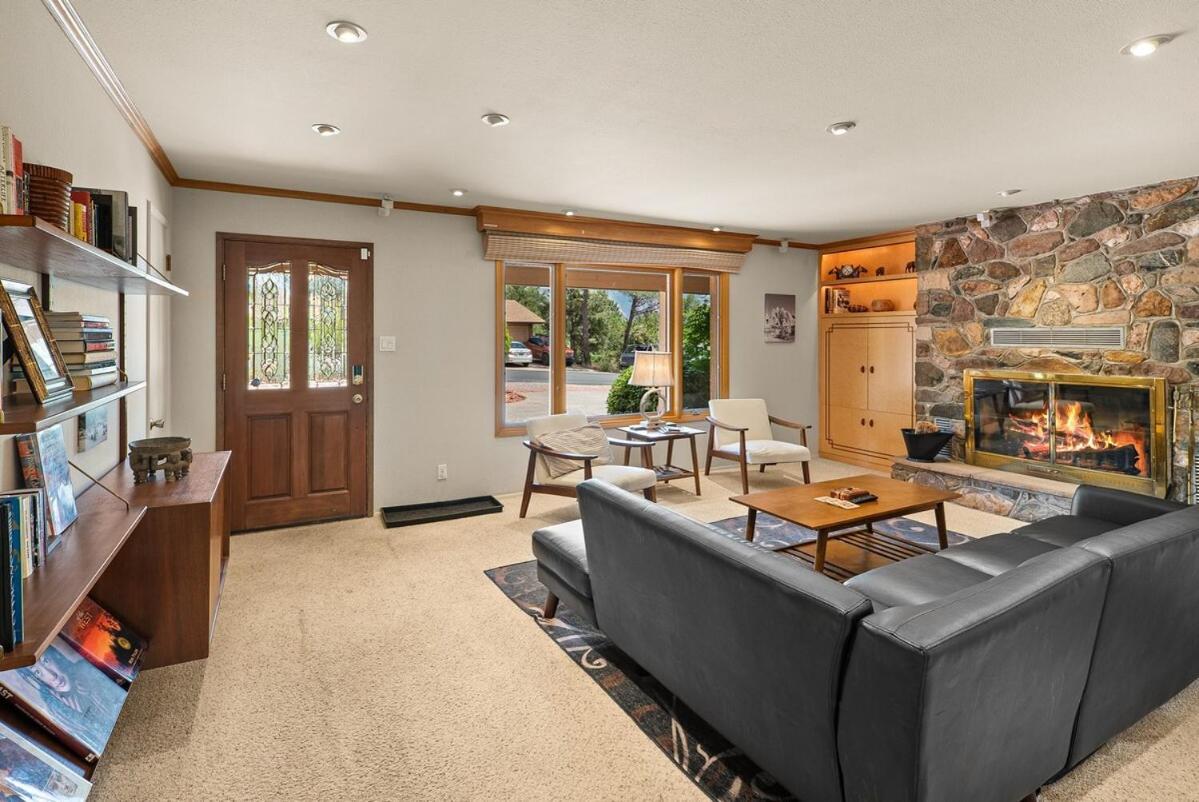 New Secluded Mountain Shadows Escape With Sunroom *