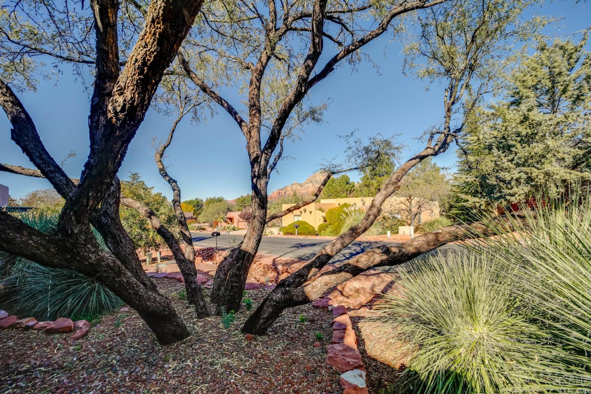 With Red Rock Mtn View, Fire Pit