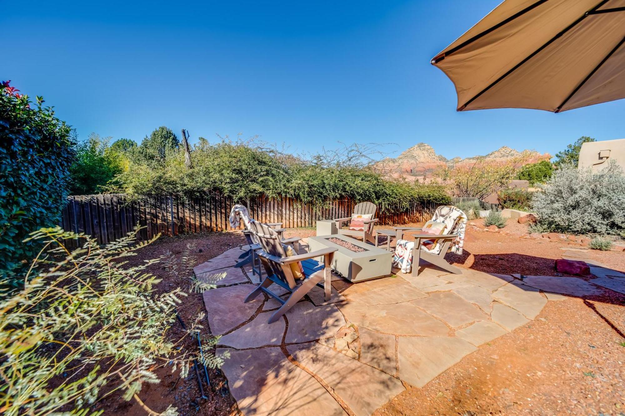With Red Rock Mtn View, Fire Pit