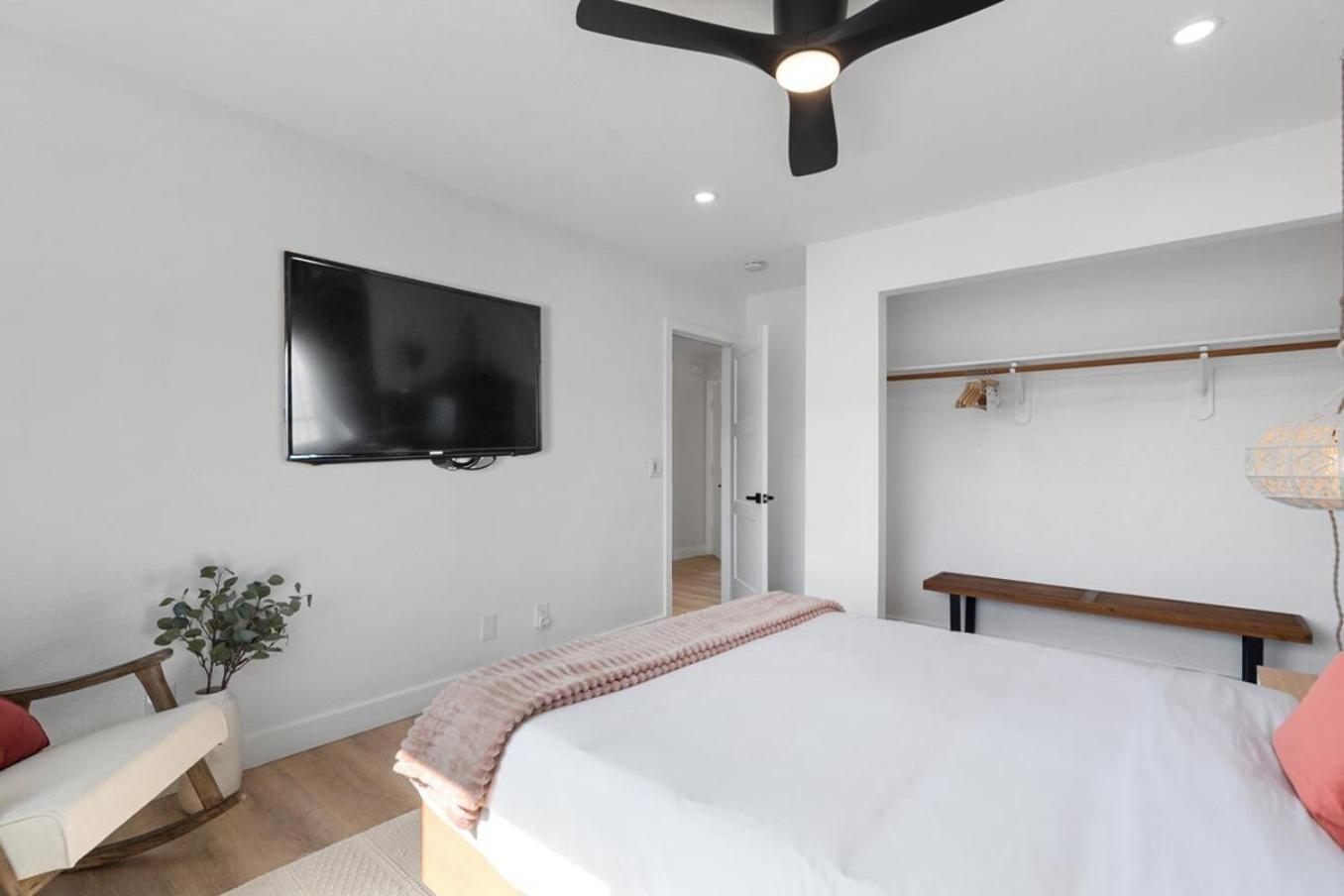 Sage House Modern Retreat 3 Kings, Theater, Gmrm! Holiday home *