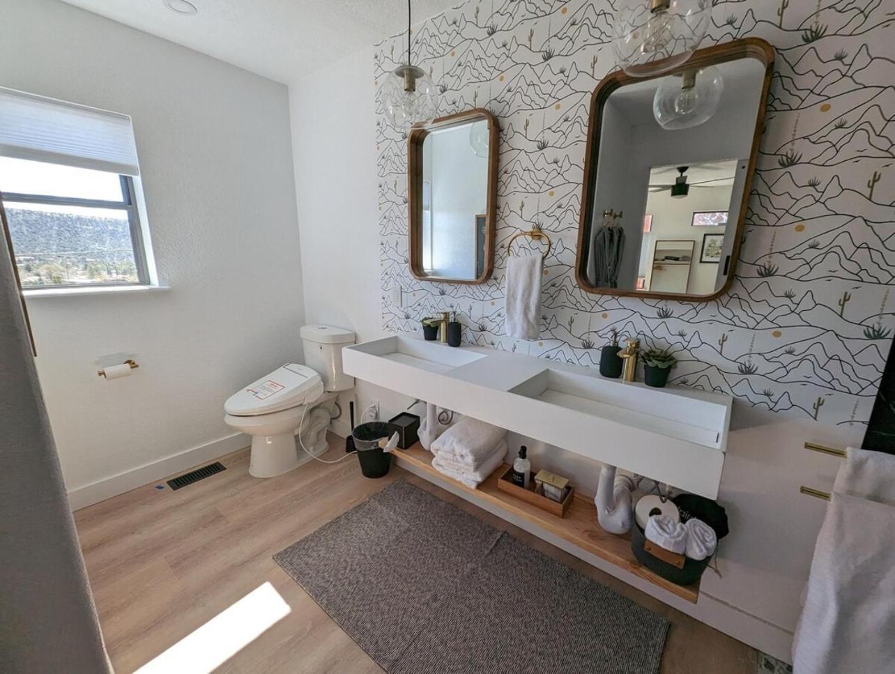 Holiday home Sage House Modern Retreat 3 Kings, Theater, Gmrm!