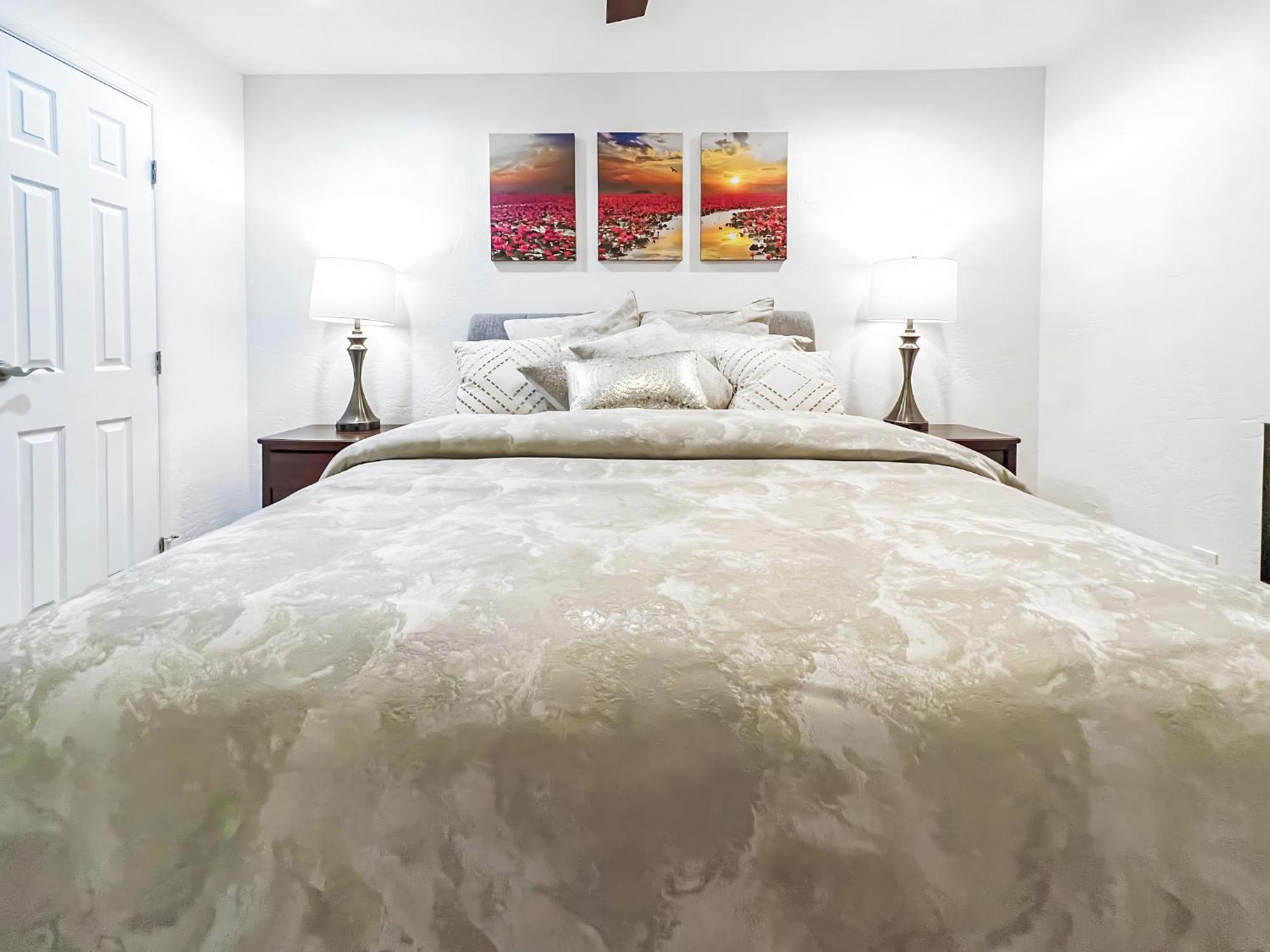 Cozy & Peaceful With Pool, Walk To Restaurants, Shops & Hiking Nearby Apartment *